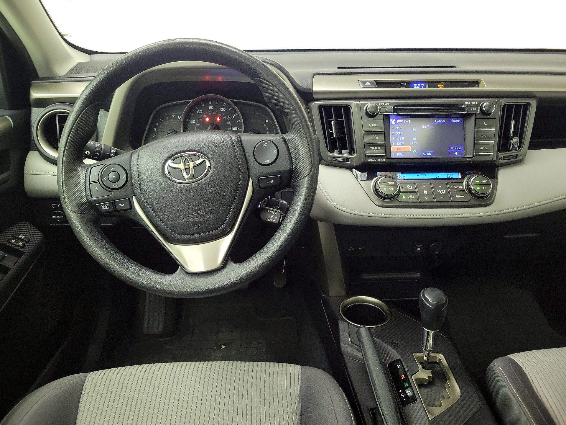 Thumbnail: 2013 Toyota RAV4 - 10