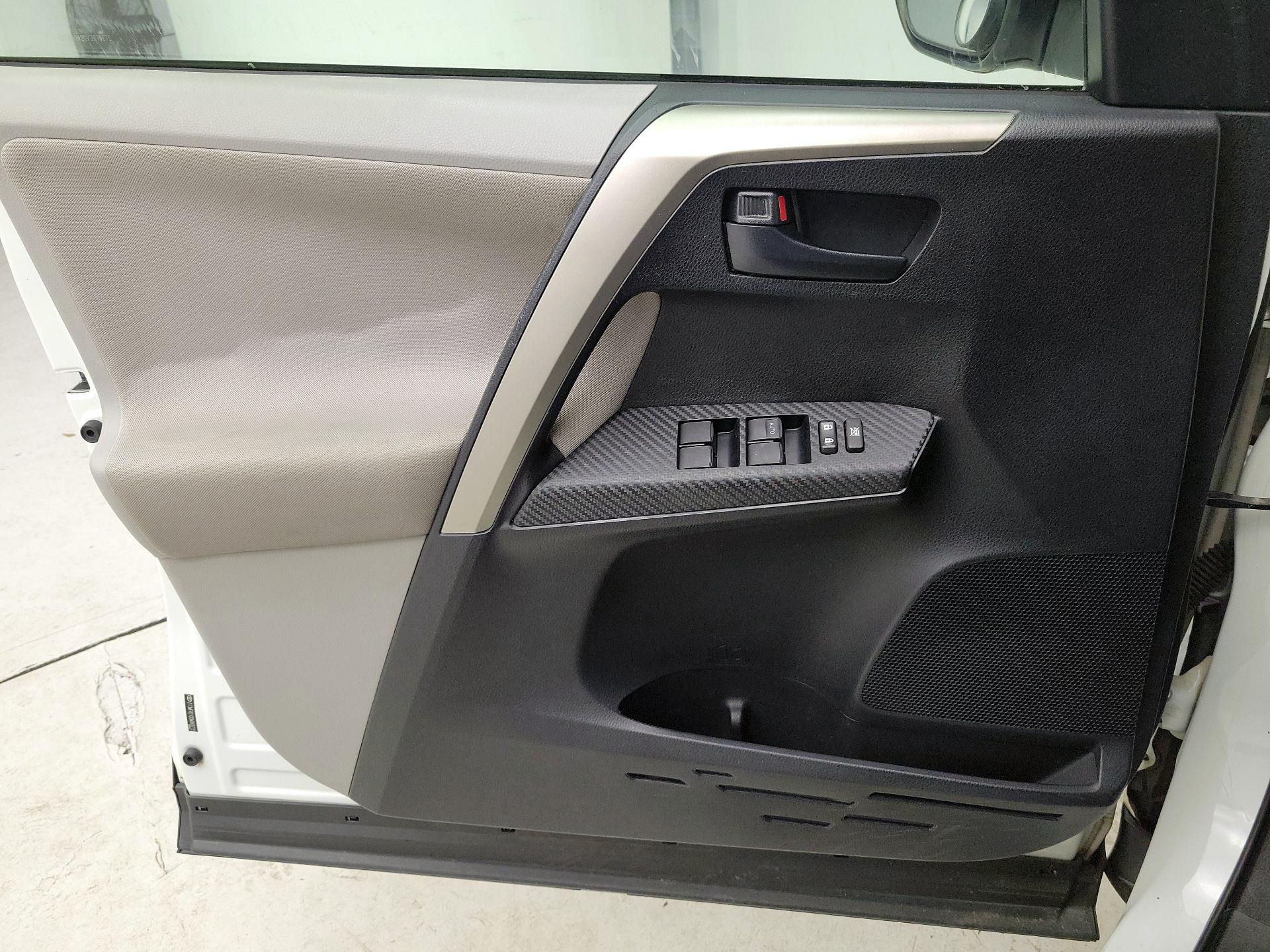 Thumbnail: 2013 Toyota RAV4 - 12