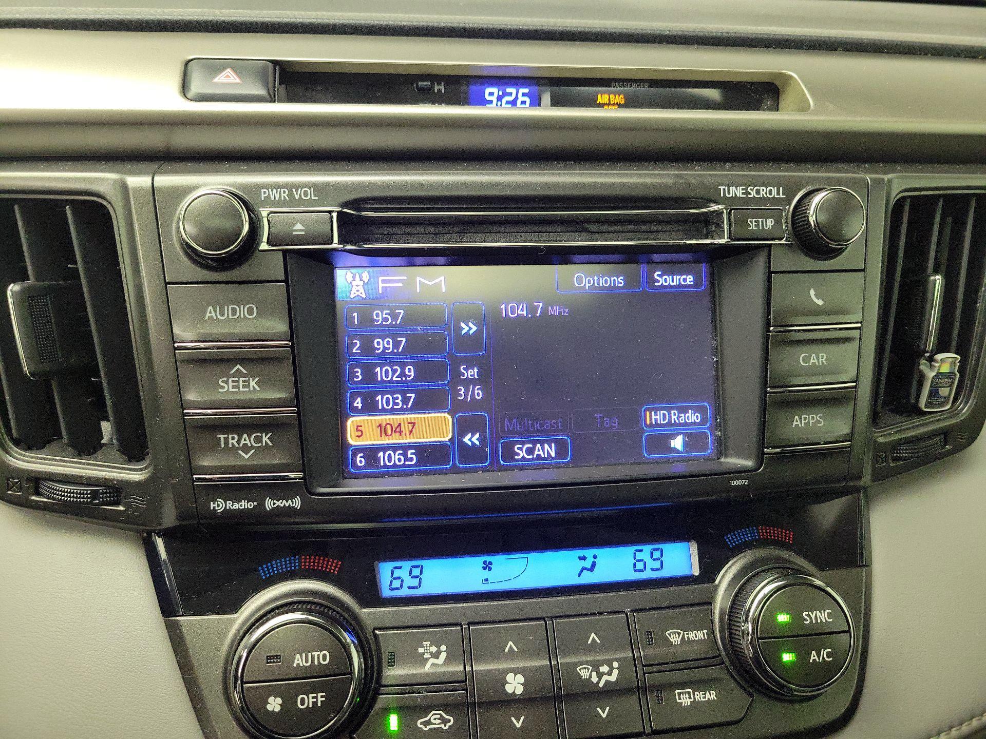 Thumbnail: 2013 Toyota RAV4 - 15