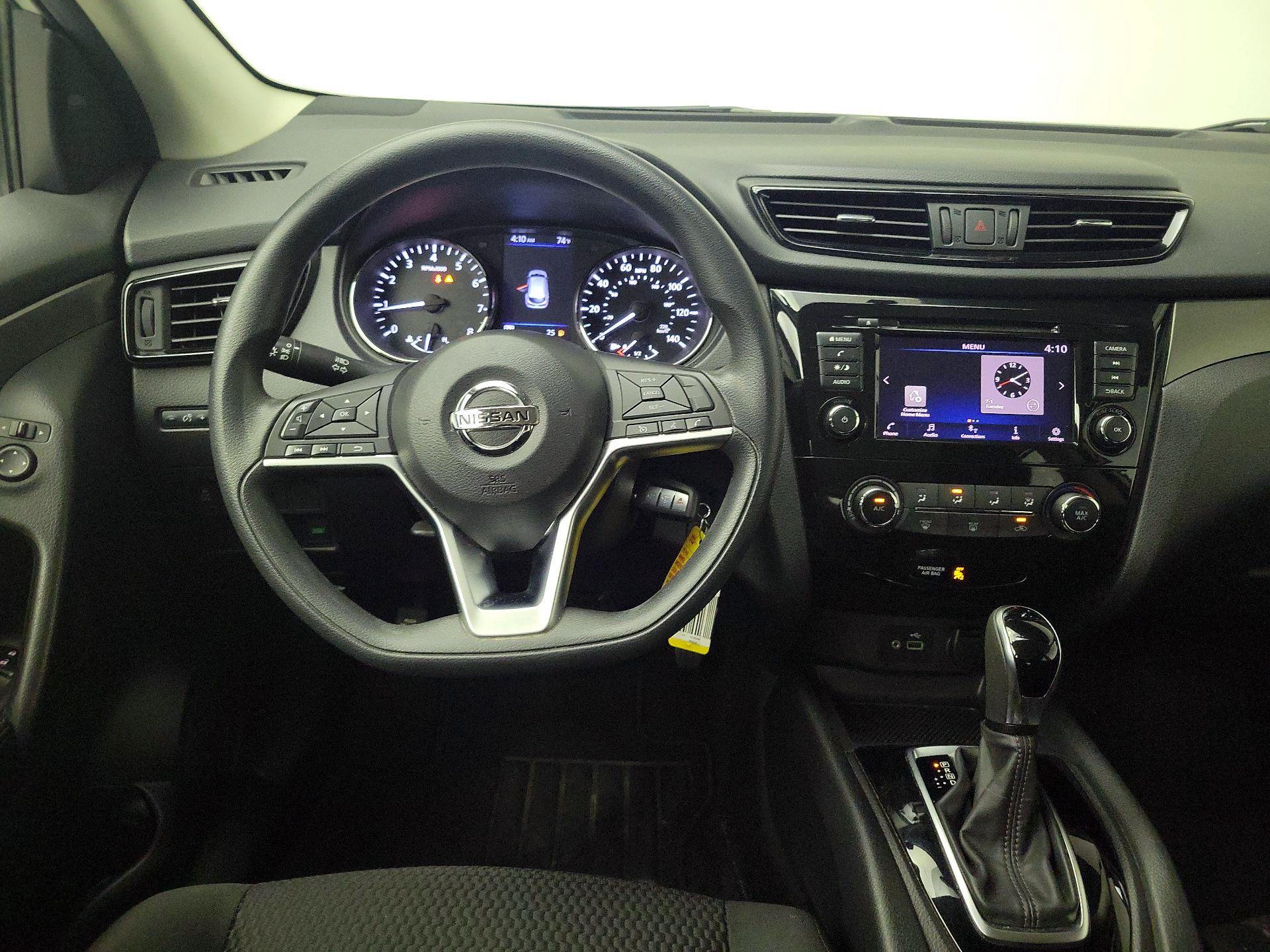 Thumbnail: 2019 Nissan Rogue Sport - 10