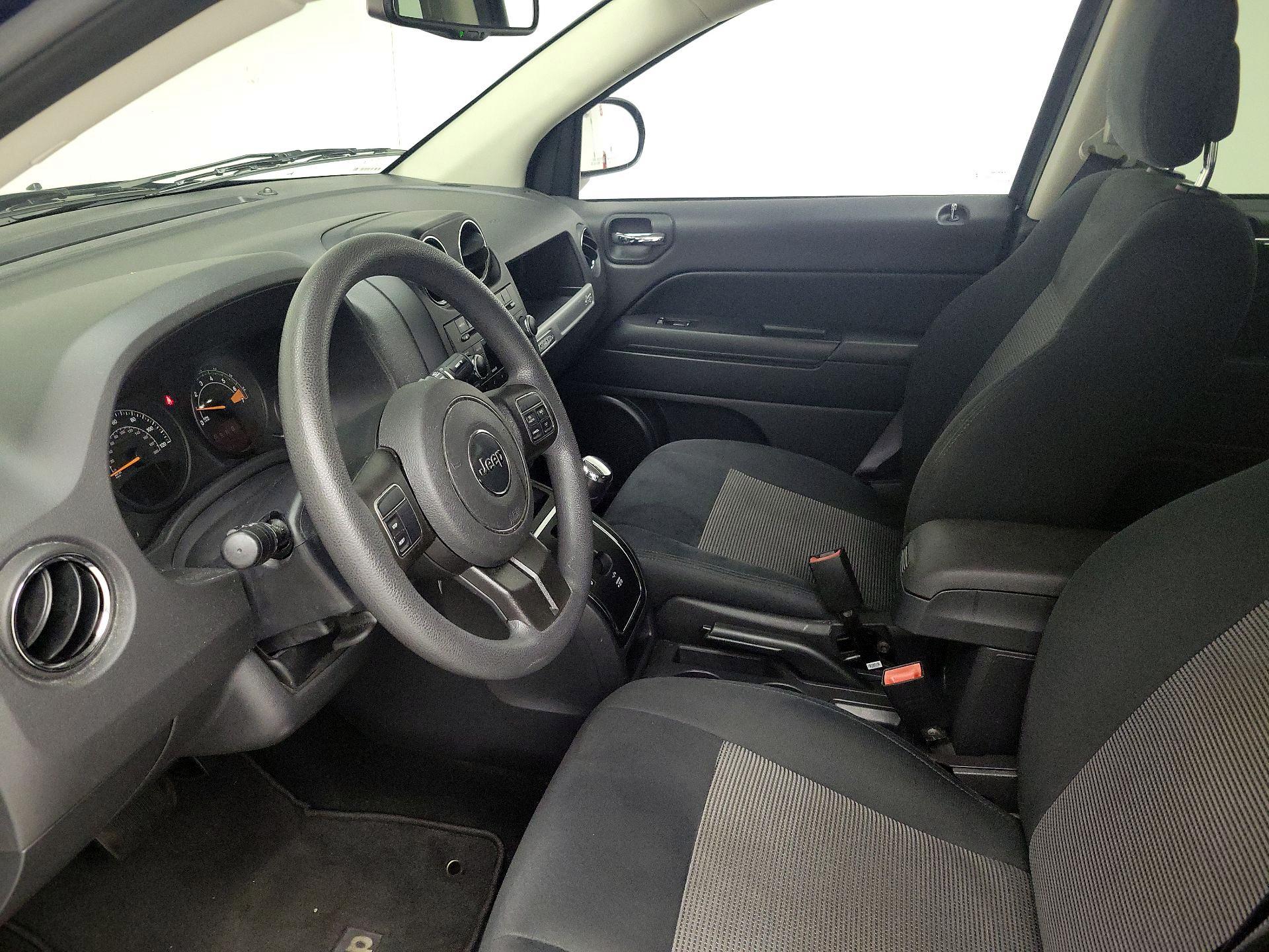 Thumbnail: 2017 Jeep Compass - 11
