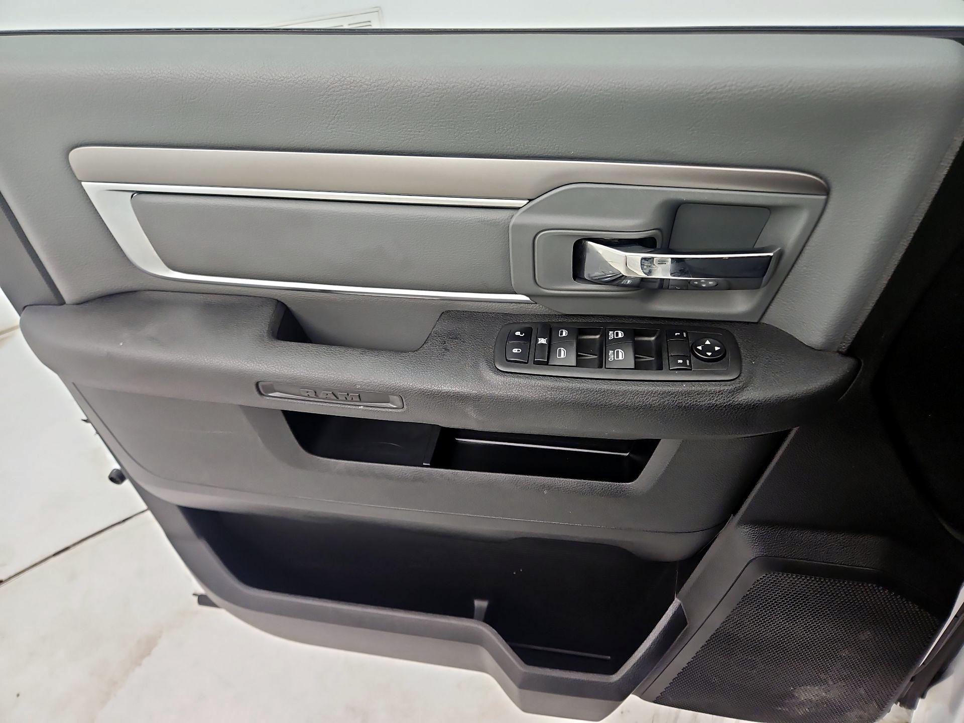 Thumbnail: 2023 RAM 1500 Classic - 12
