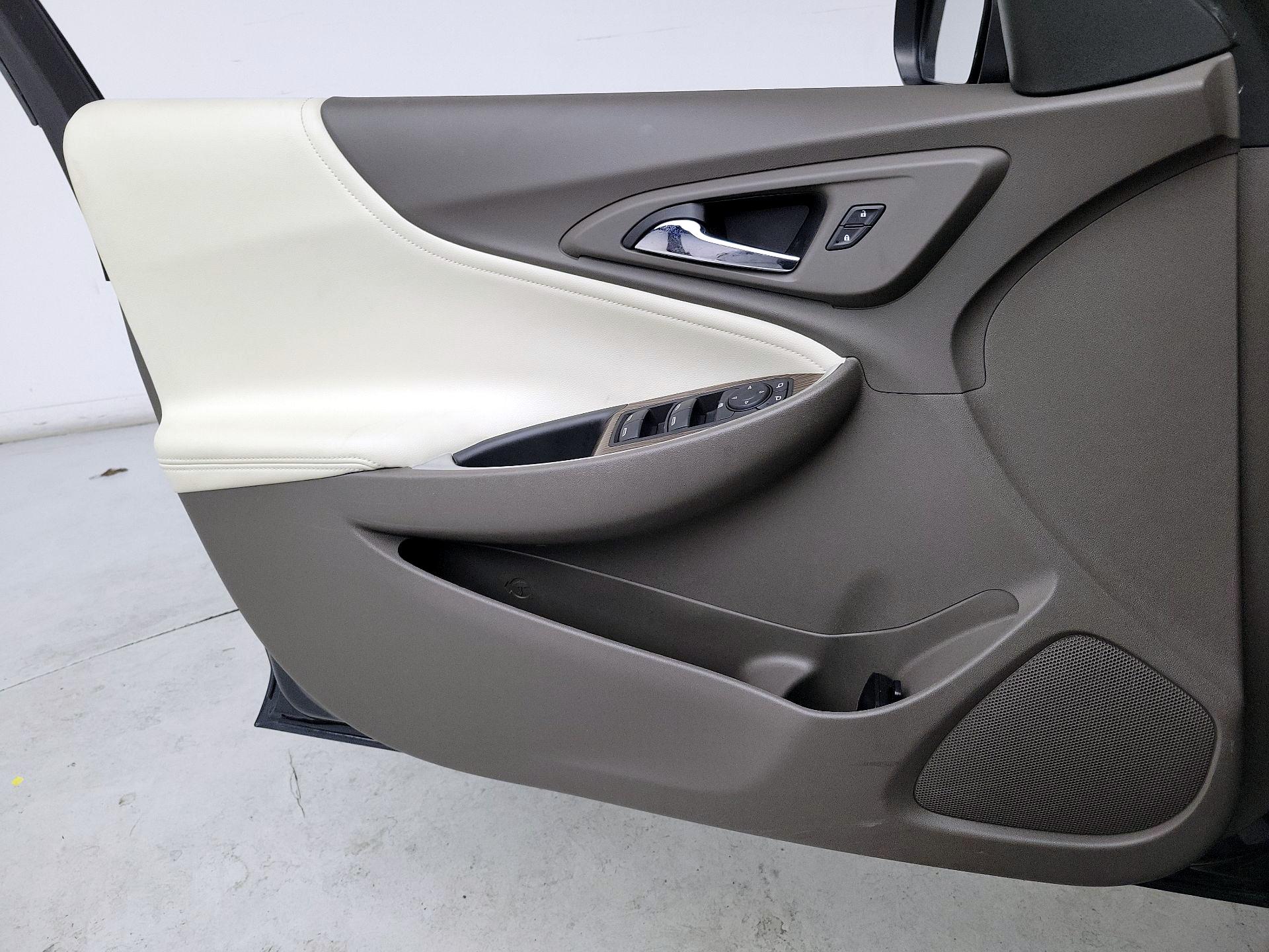 Thumbnail: 2020 Chevrolet Malibu - 12