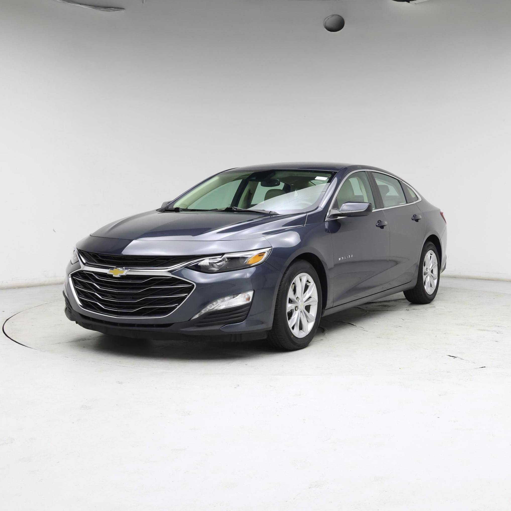 Thumbnail: 2020 Chevrolet Malibu - 4