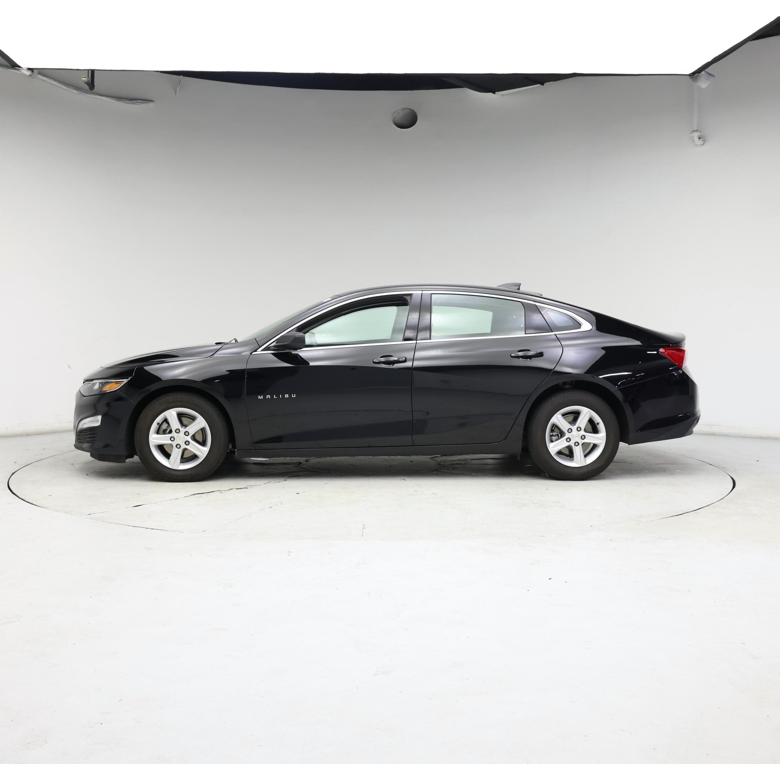 Thumbnail: 2023 Chevrolet Malibu - 3
