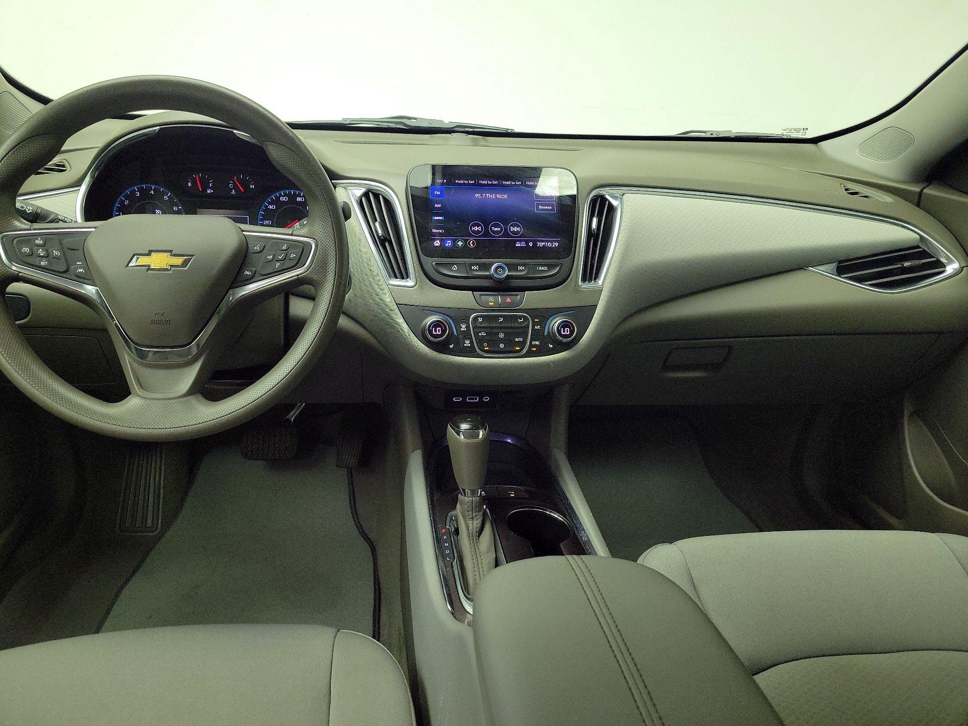 Thumbnail: 2020 Chevrolet Malibu - 9