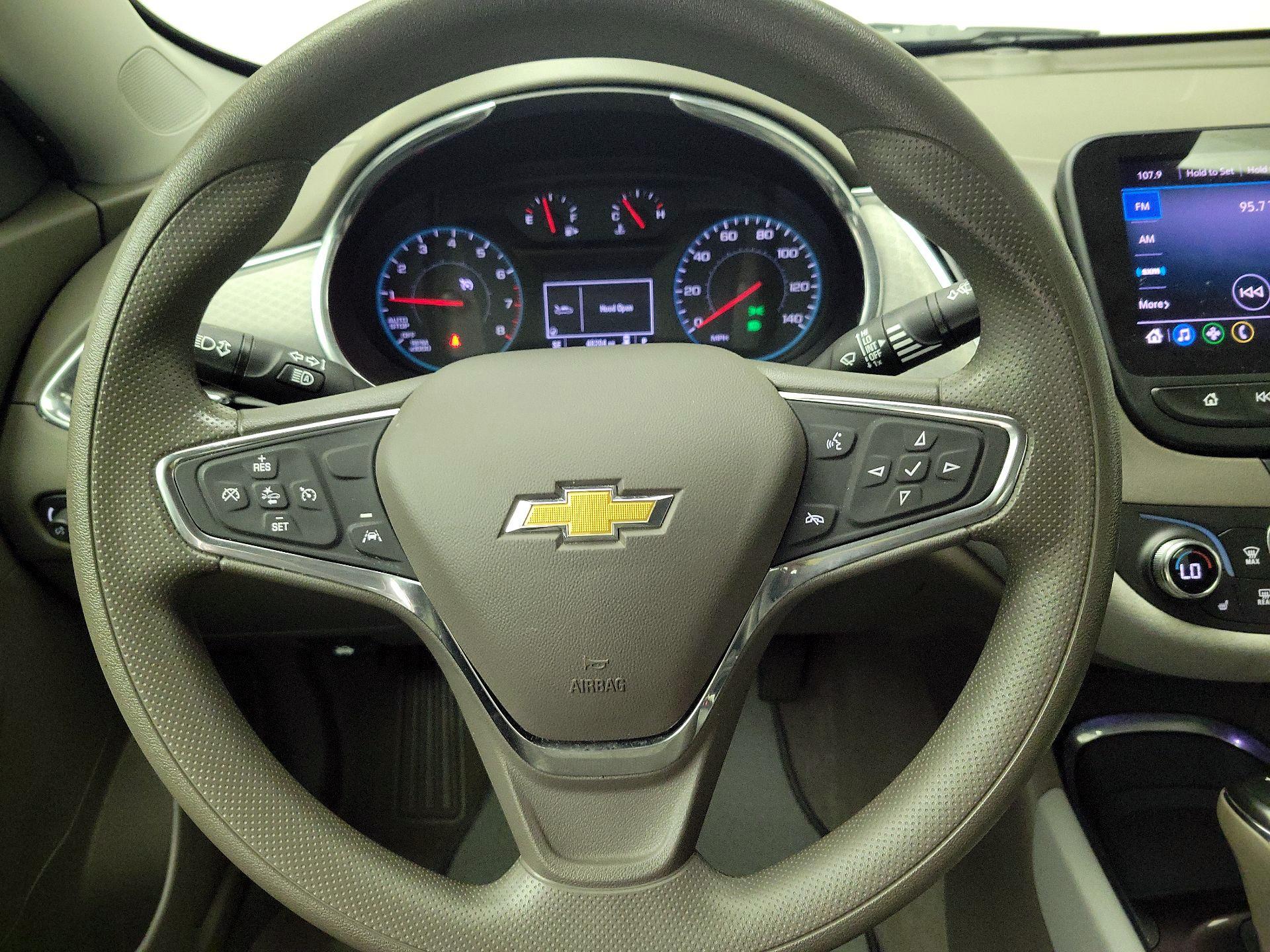 Thumbnail: 2020 Chevrolet Malibu - 10