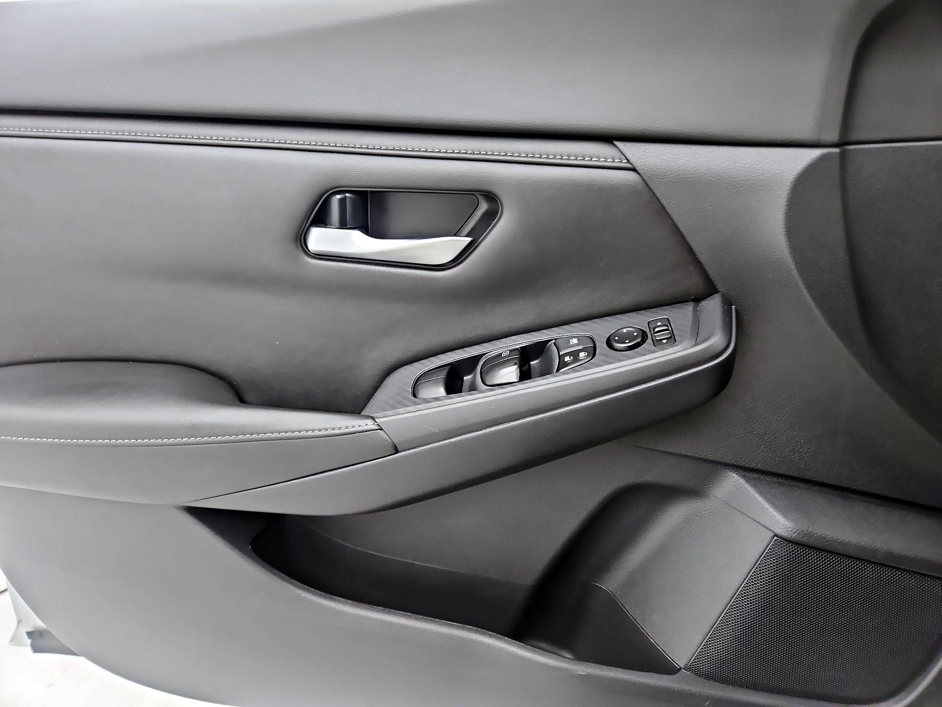 Thumbnail: 2021 Nissan Sentra - 12