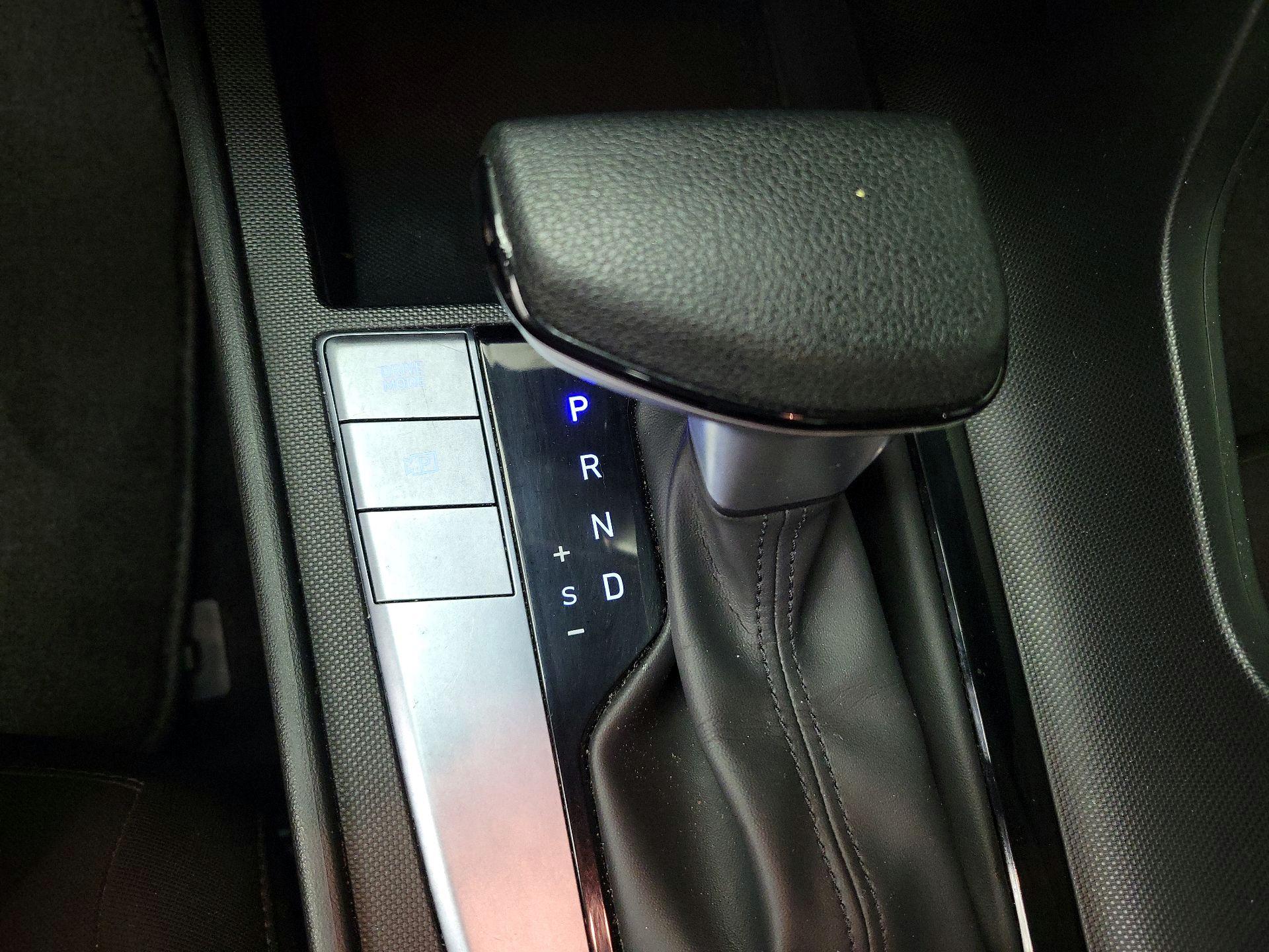 Thumbnail: 2024 Hyundai Elantra - 18