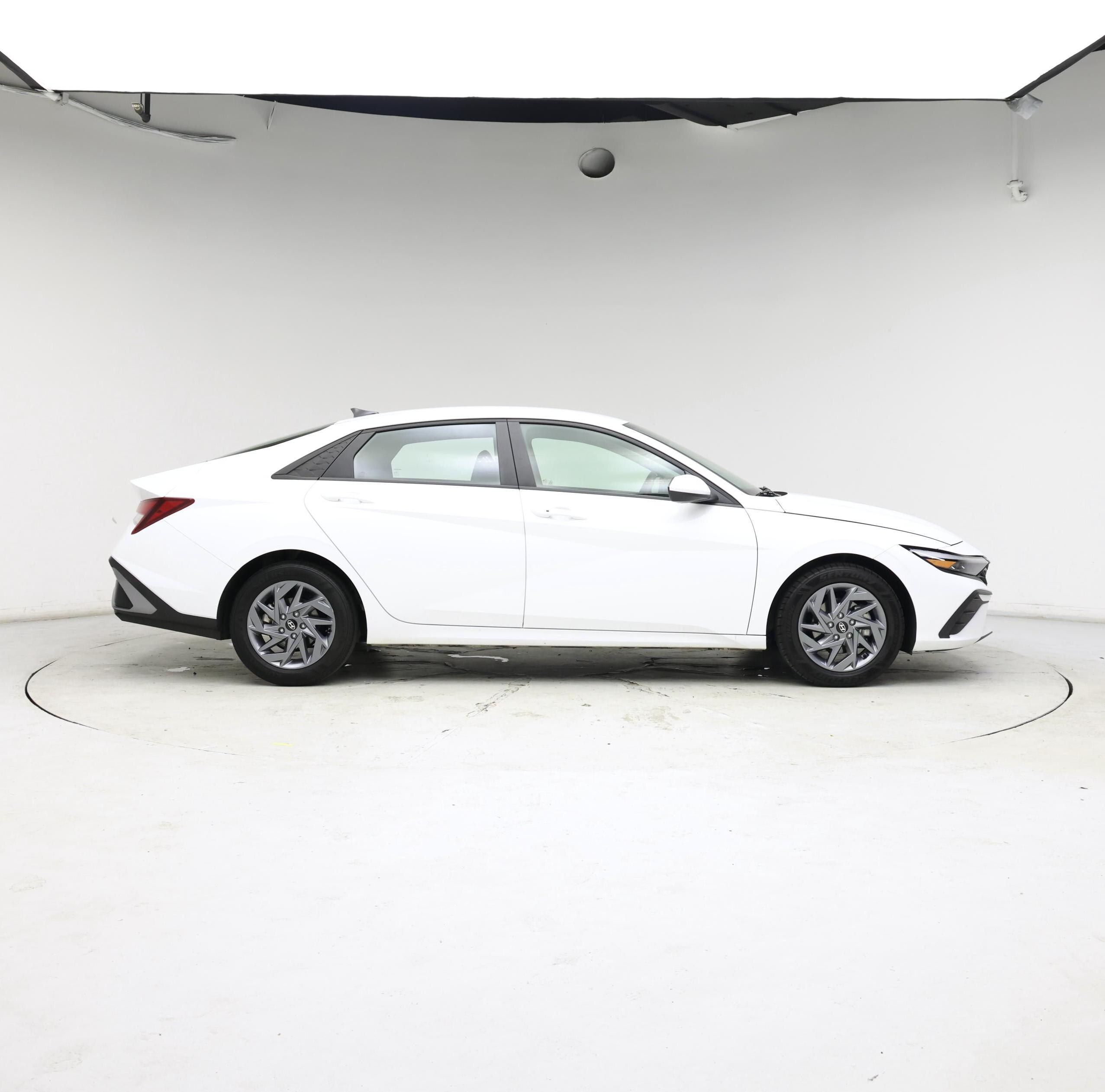 Thumbnail: 2024 Hyundai Elantra - 7