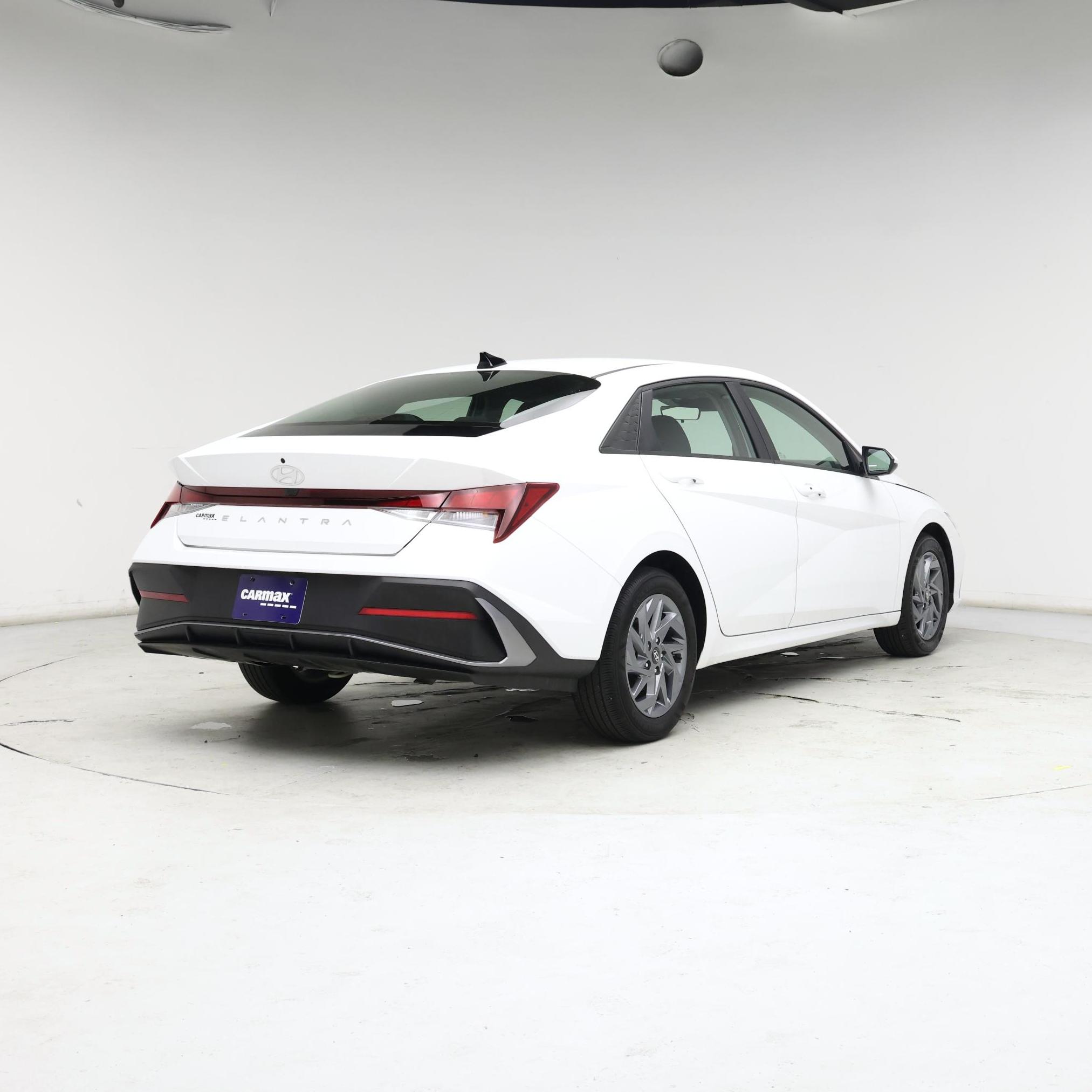 Thumbnail: 2024 Hyundai Elantra - 8