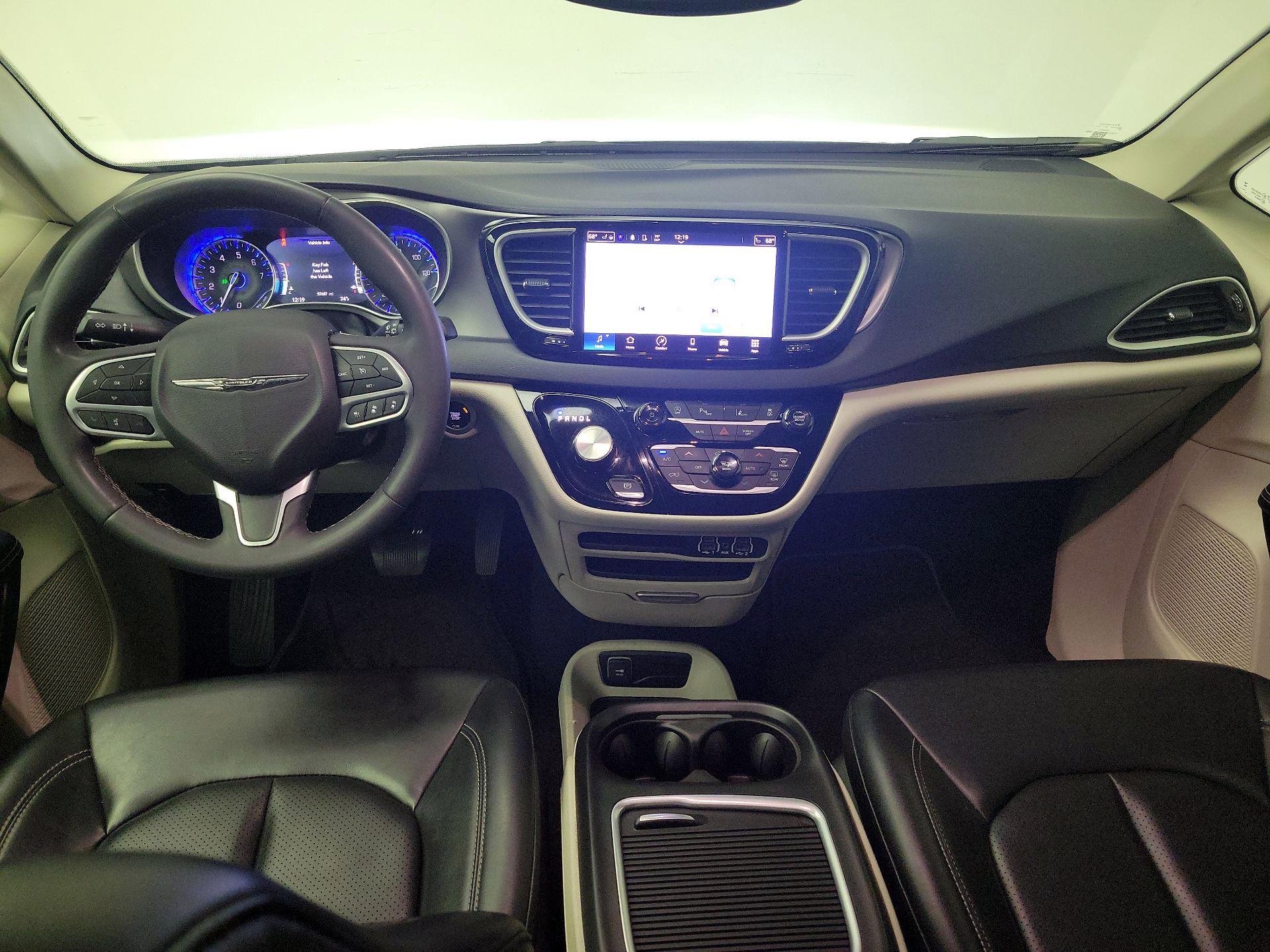 Thumbnail: 2023 Chrysler Pacifica - 9