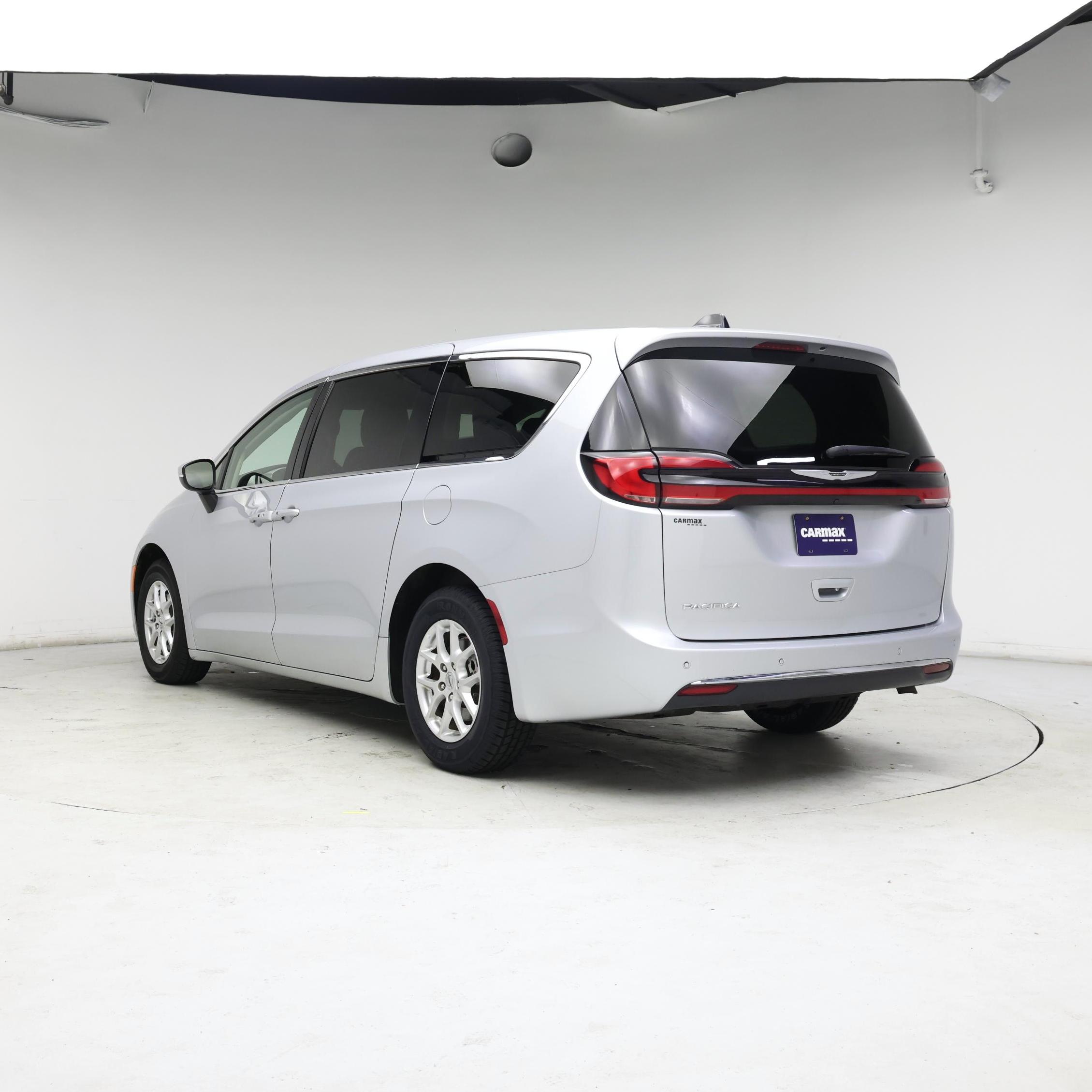 Thumbnail: 2023 Chrysler Pacifica - 2