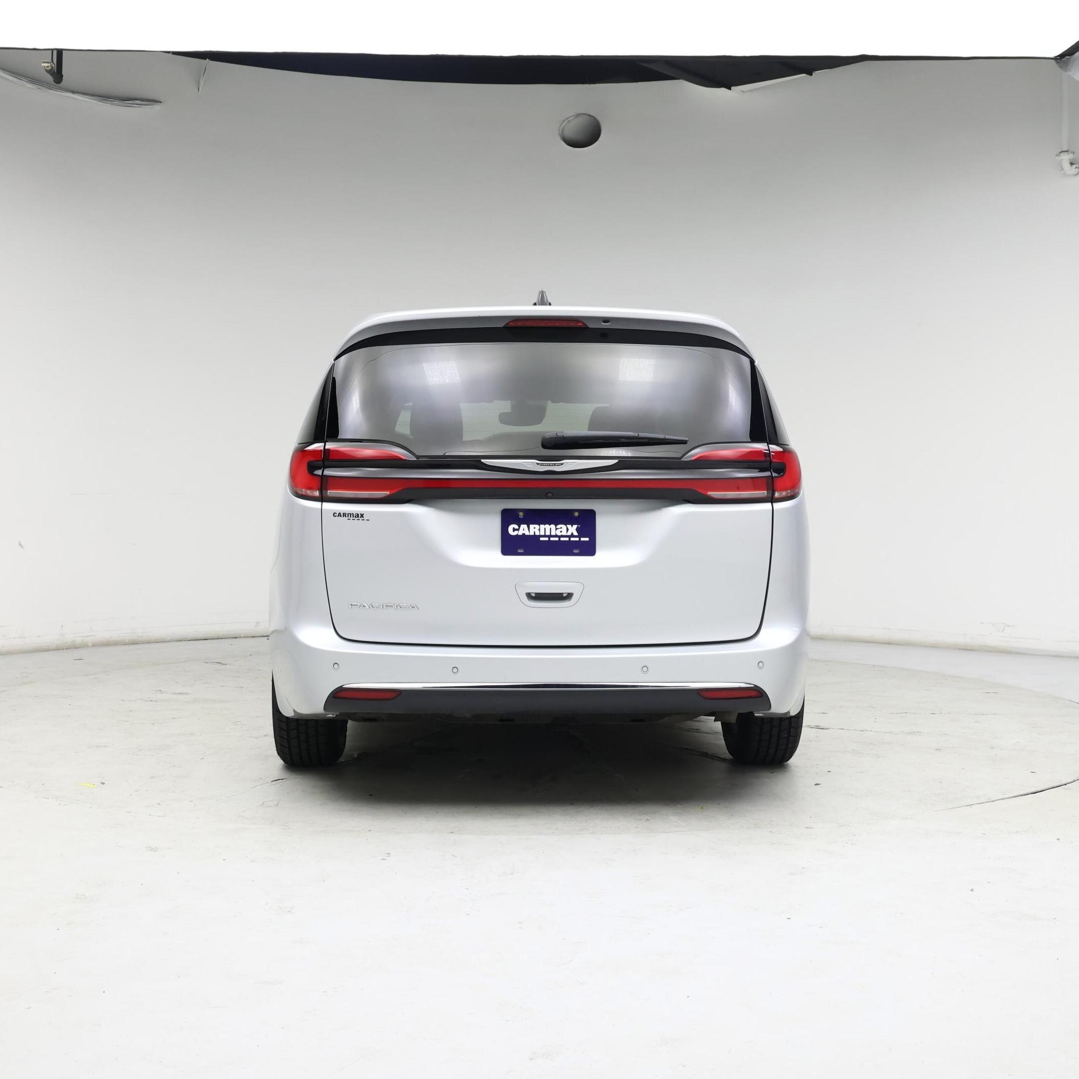 Thumbnail: 2023 Chrysler Pacifica - 6