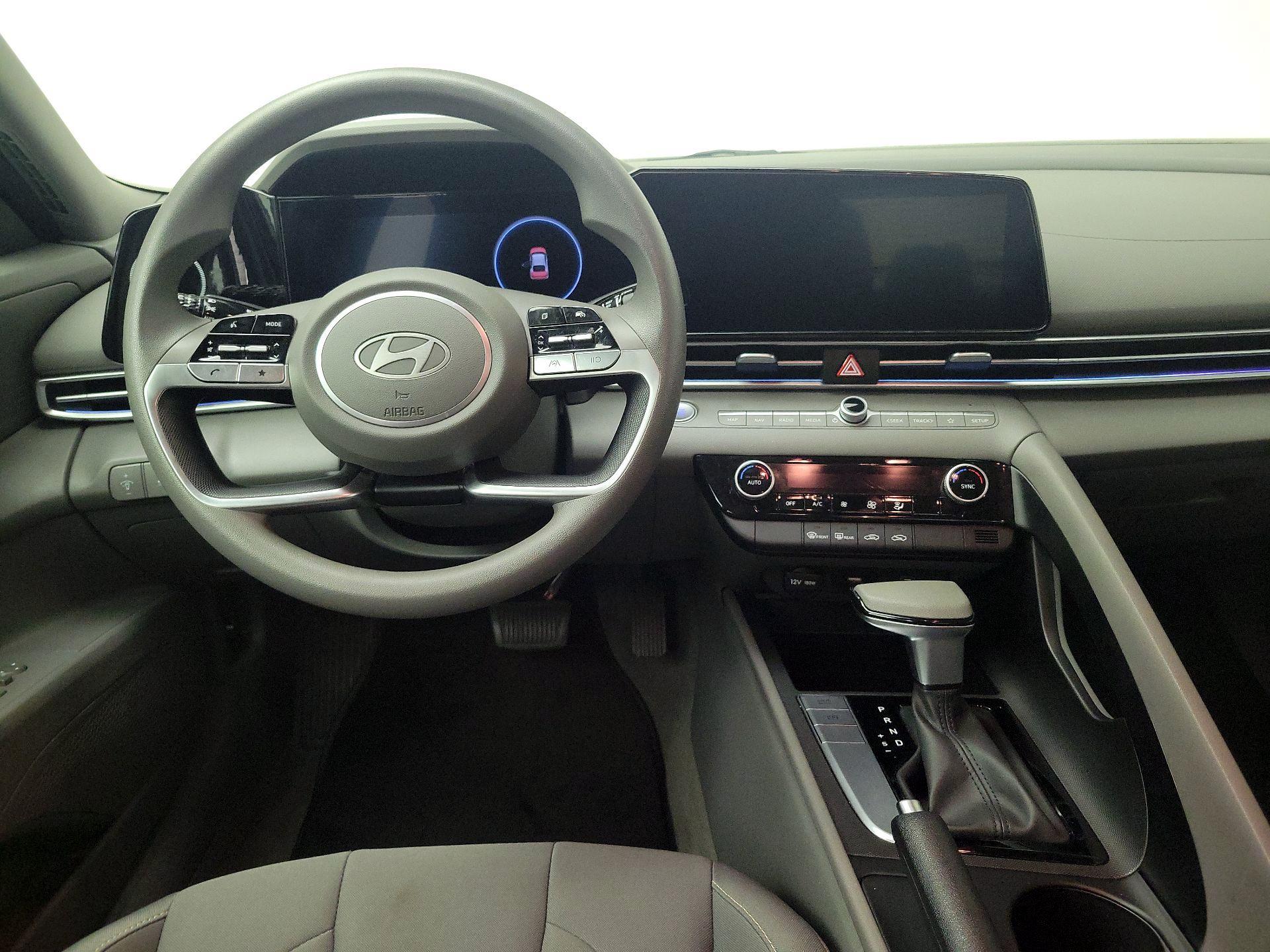 Thumbnail: 2024 Hyundai Elantra - 10