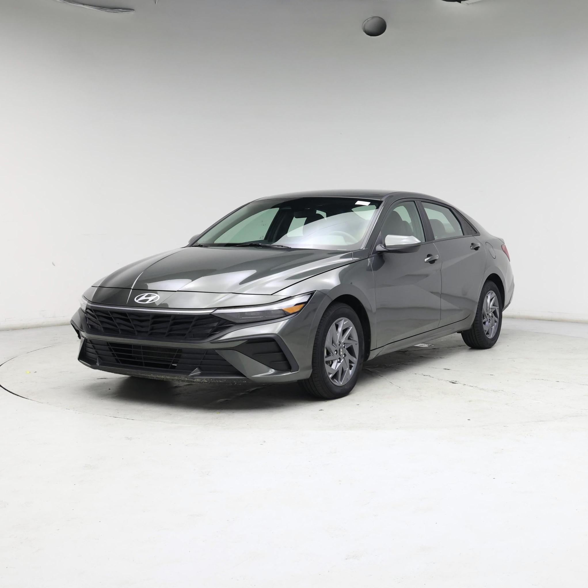 Thumbnail: 2024 Hyundai Elantra - 4