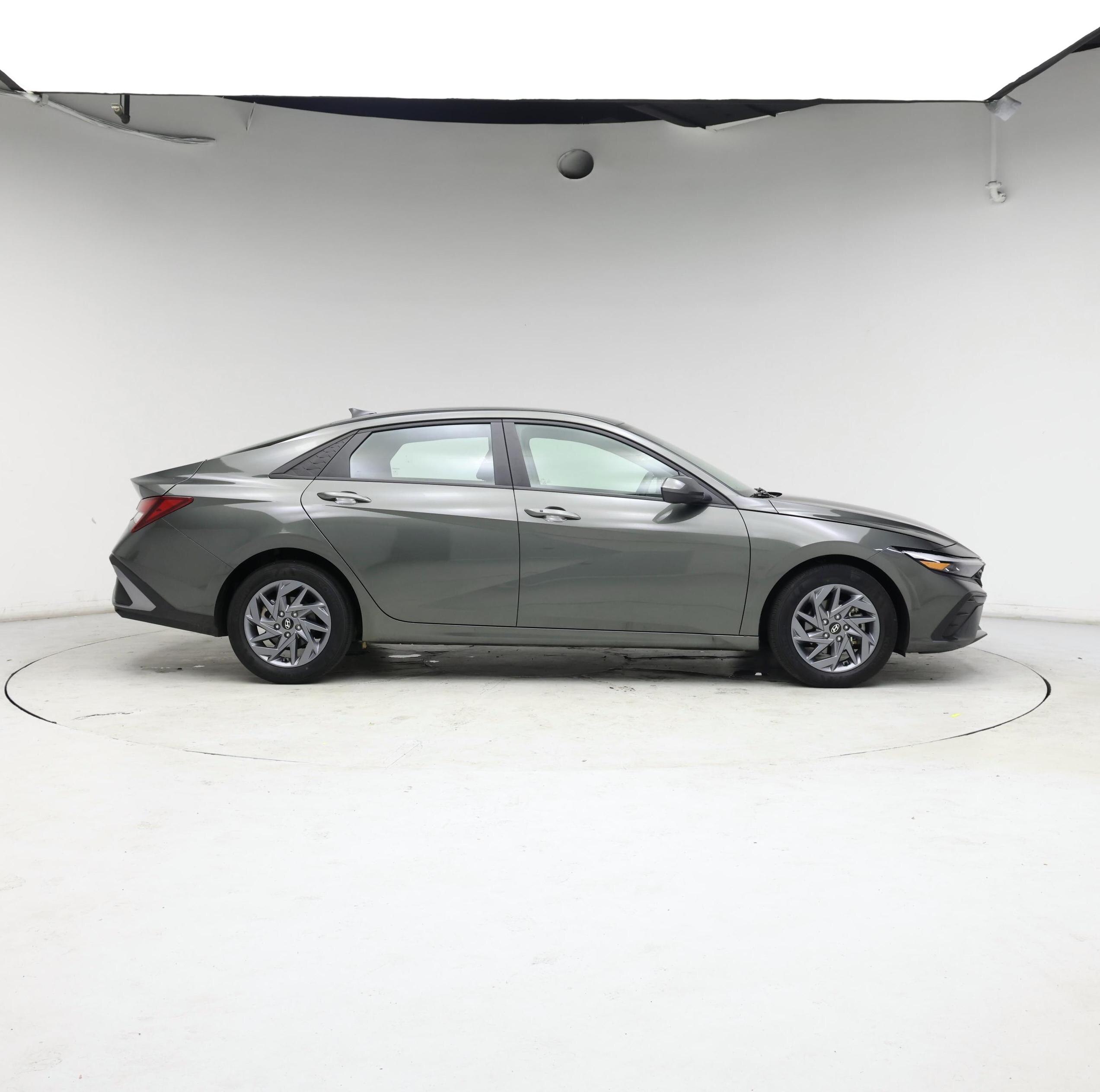 Thumbnail: 2024 Hyundai Elantra - 7