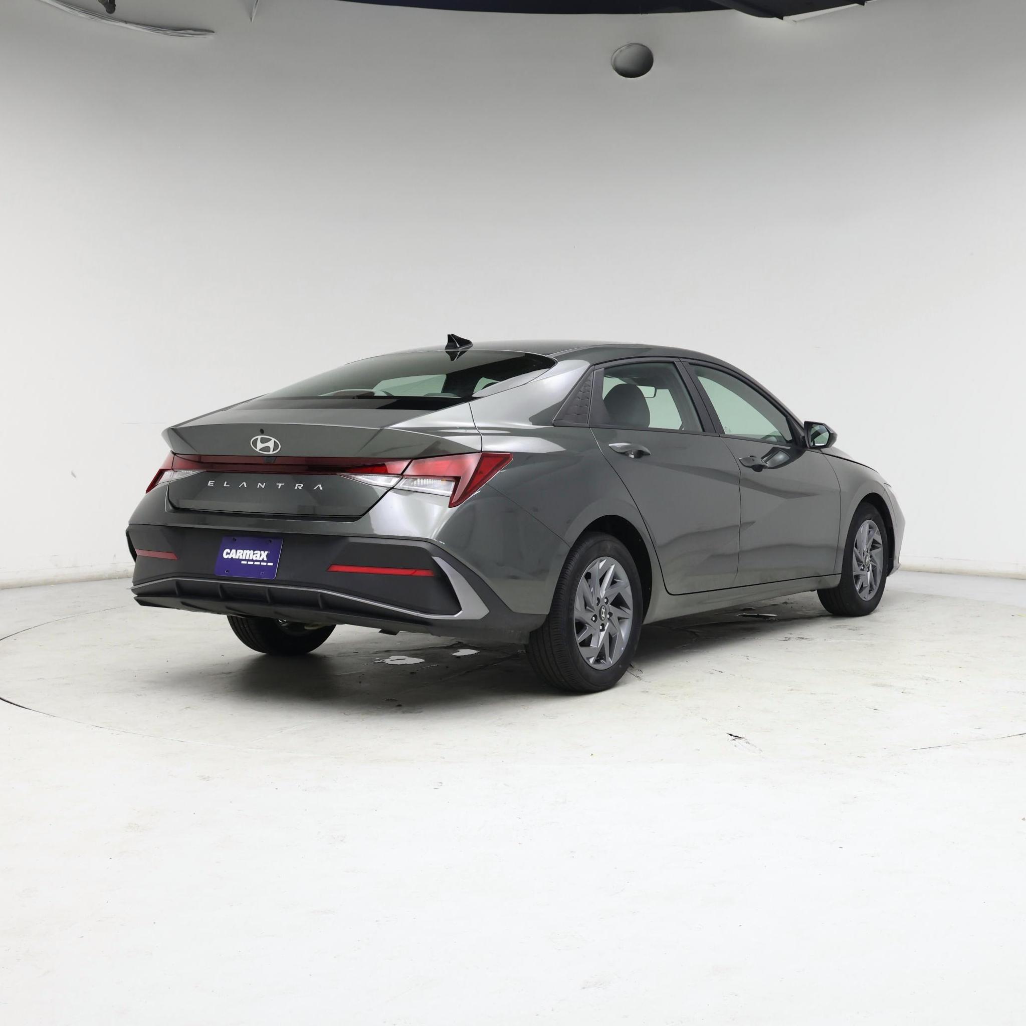 Thumbnail: 2024 Hyundai Elantra - 8