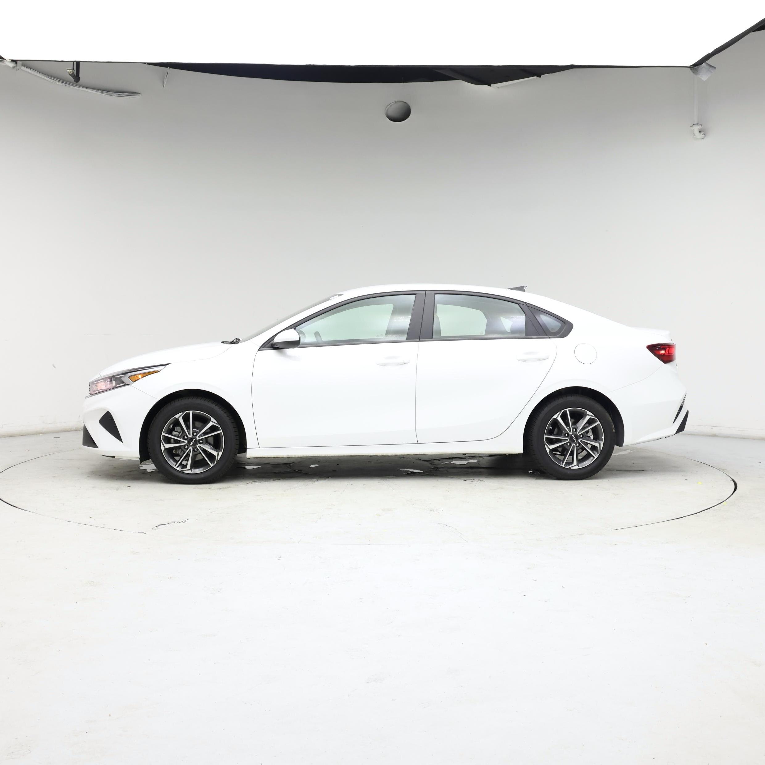 Thumbnail: 2023 Kia Forte - 3