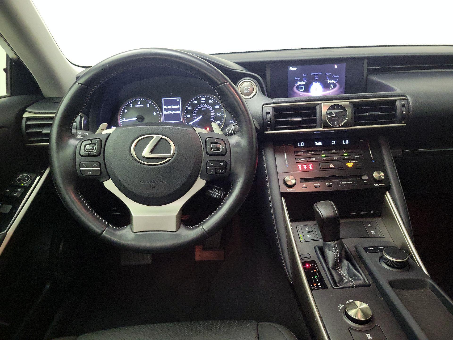 Thumbnail: 2018 Lexus IS - 10