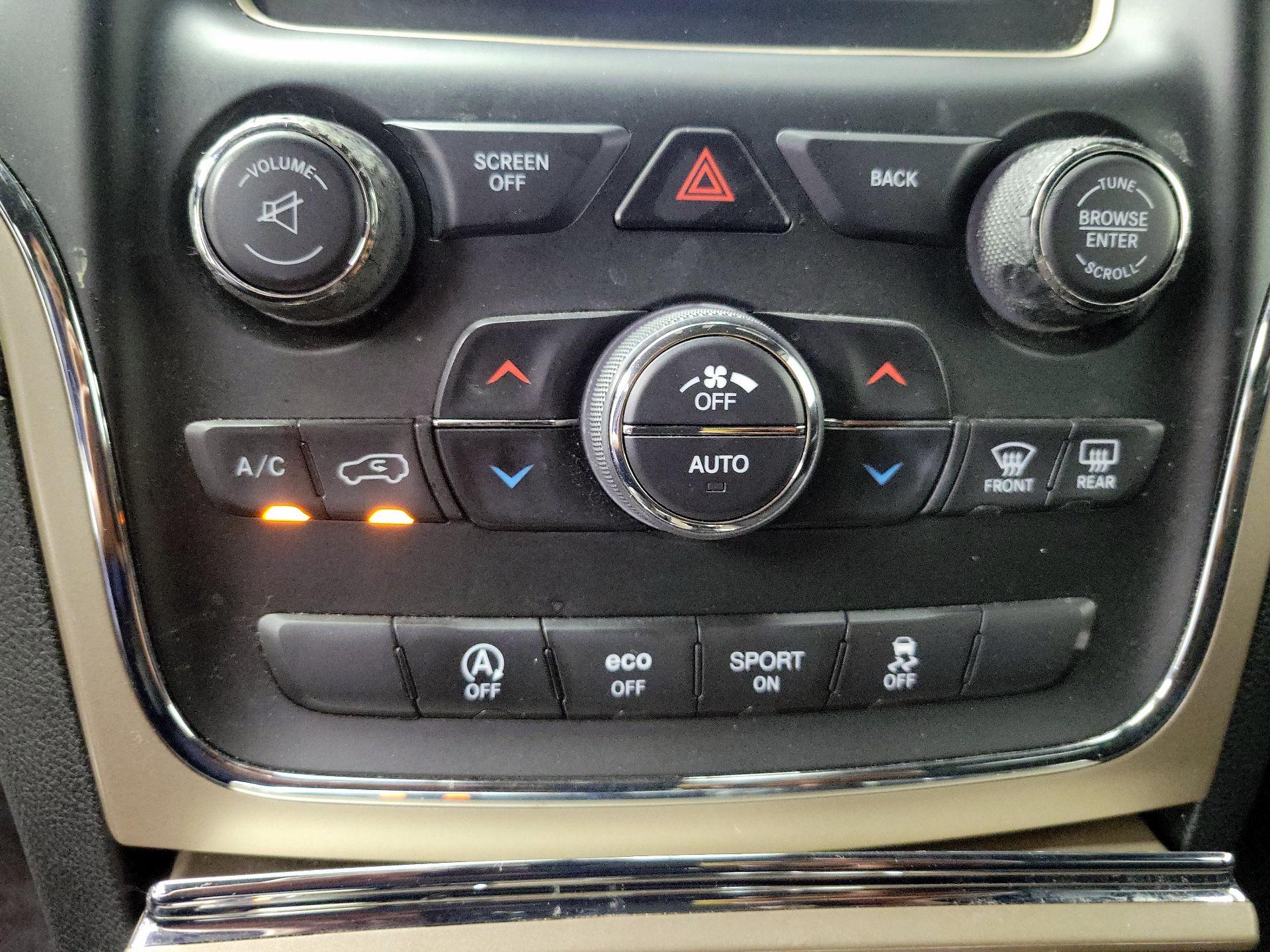 Thumbnail: 2016 Jeep Grand Cherokee - 15