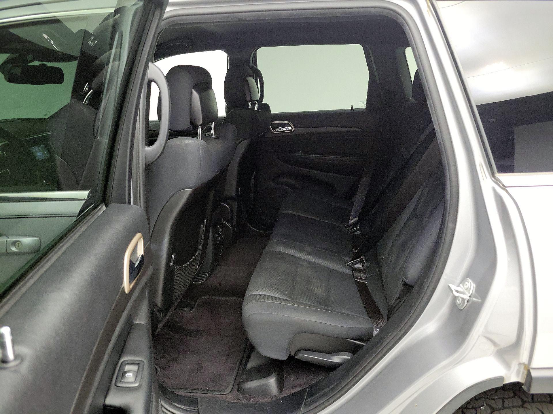 Thumbnail: 2016 Jeep Grand Cherokee - 18