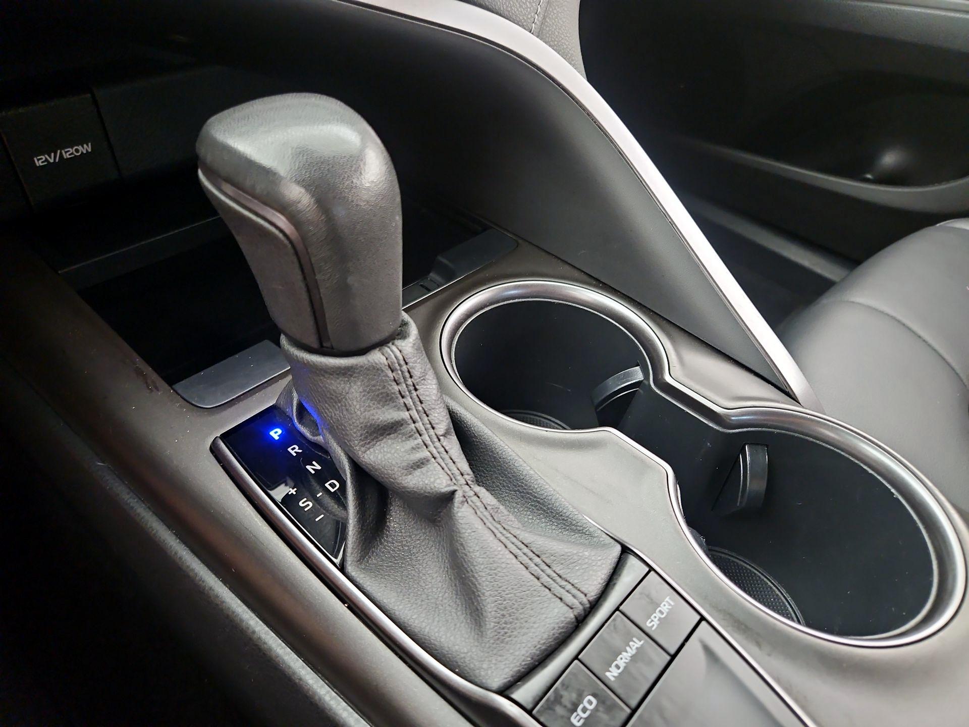 Thumbnail: 2023 Toyota Camry - 17