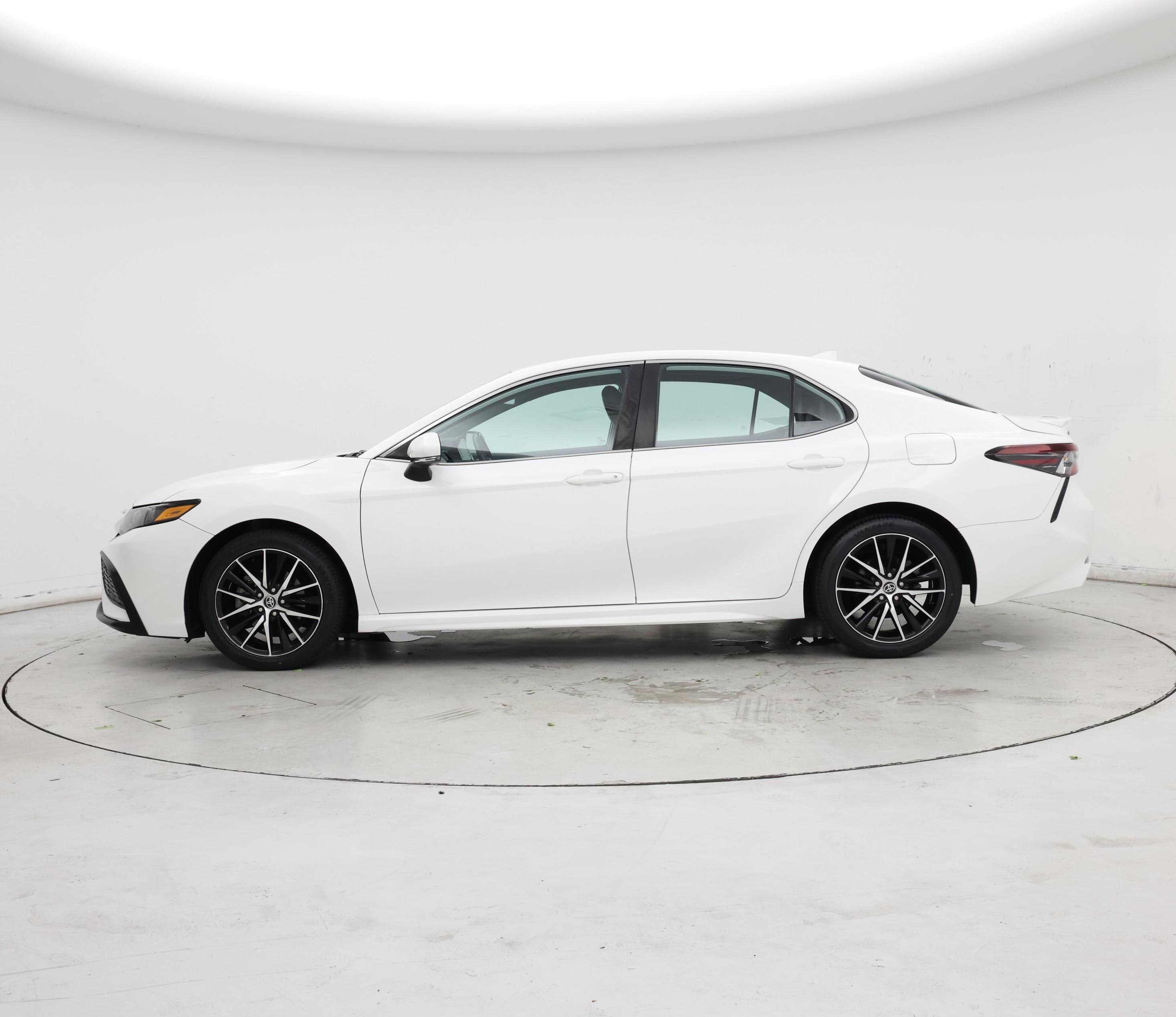Thumbnail: 2022 Toyota Camry - 3