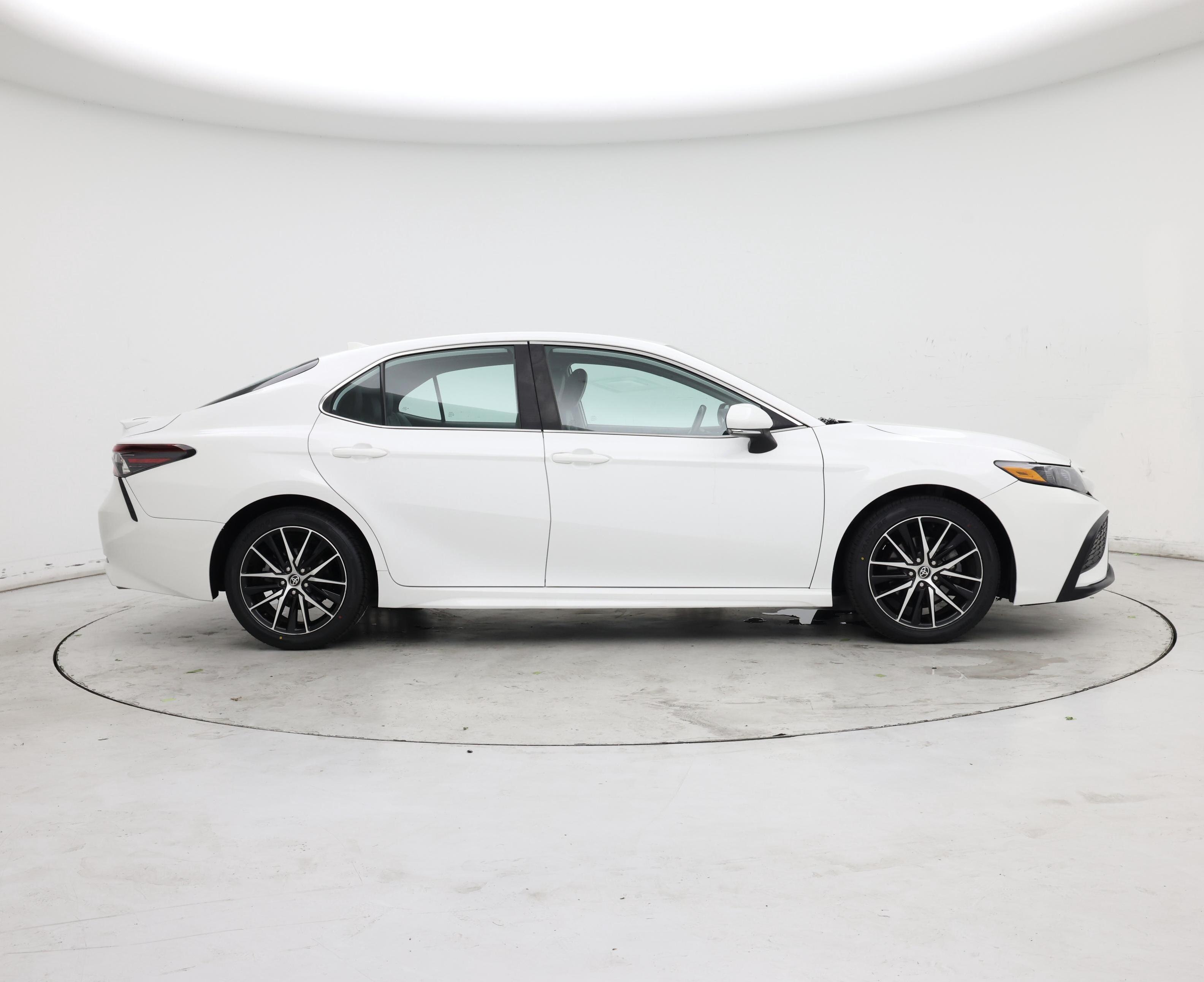 Thumbnail: 2022 Toyota Camry - 7
