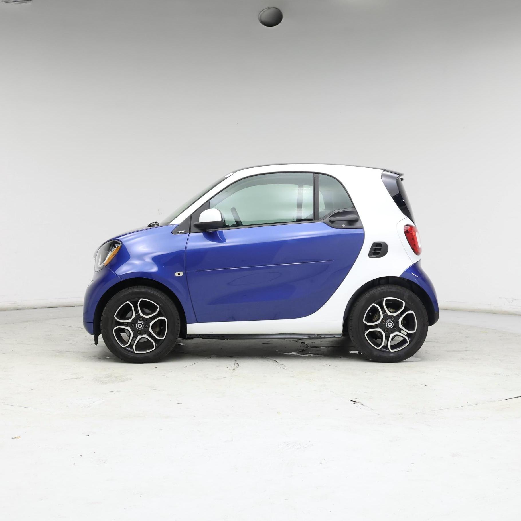 Thumbnail: 2016 smart fortwo - 2