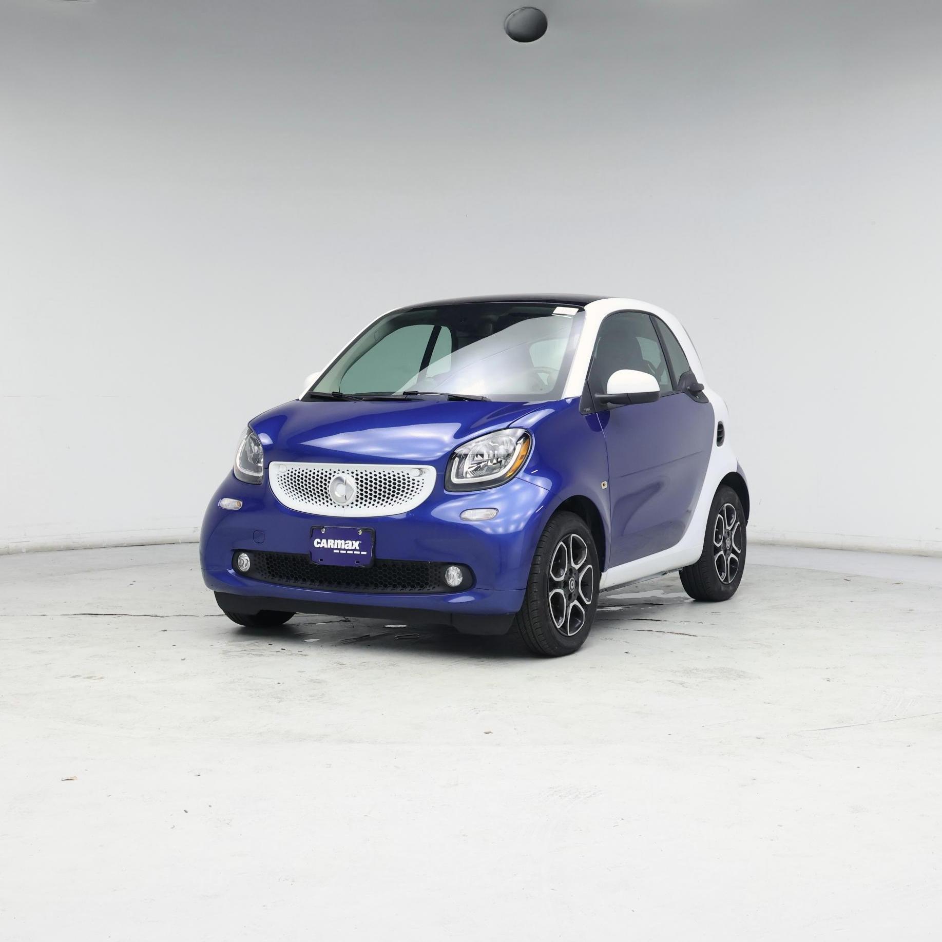 Thumbnail: 2016 smart fortwo - 3