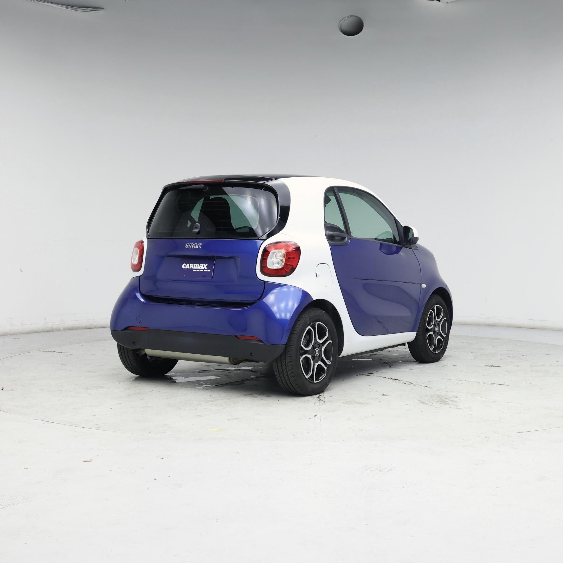 Thumbnail: 2016 smart fortwo - 7