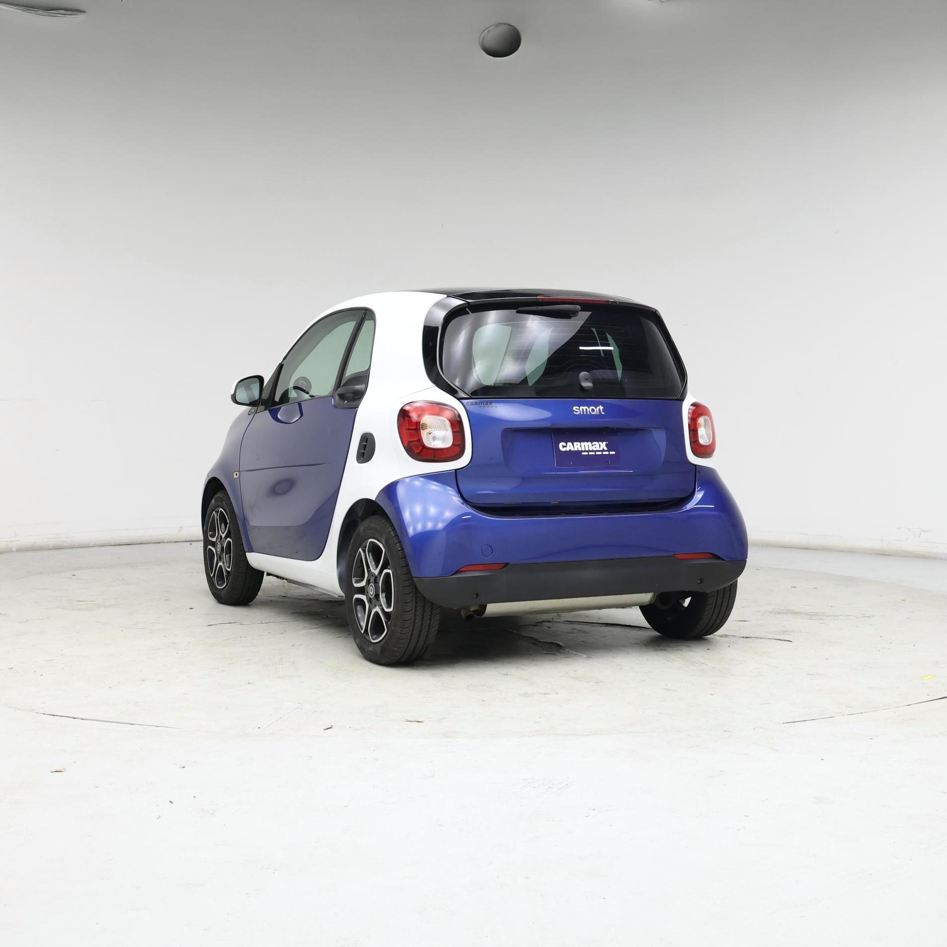 Thumbnail: 2016 smart fortwo - 8