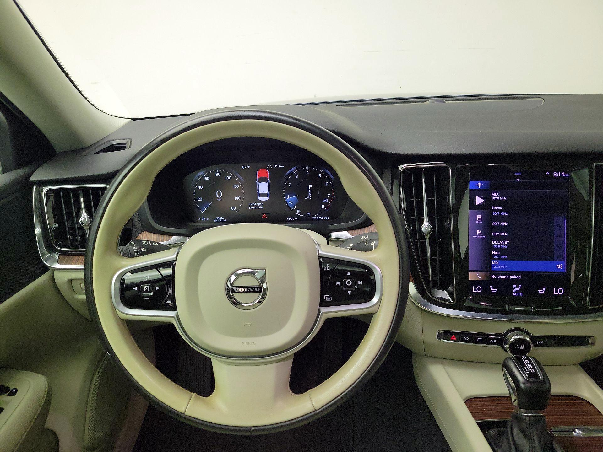 Thumbnail: 2021 Volvo S60 - 10