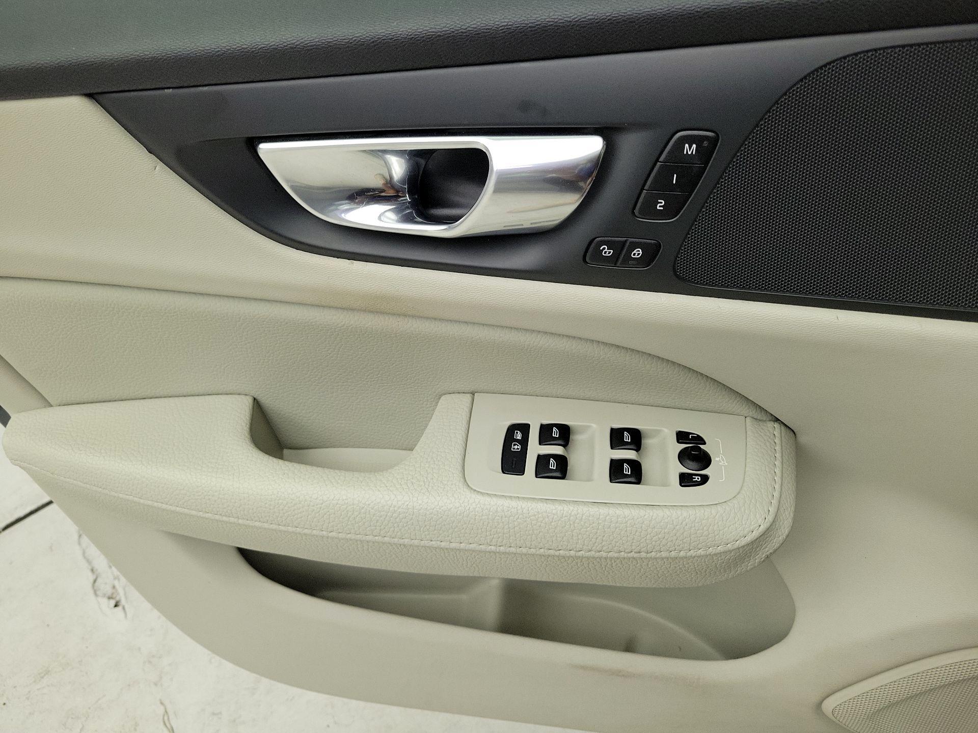 Thumbnail: 2021 Volvo S60 - 12