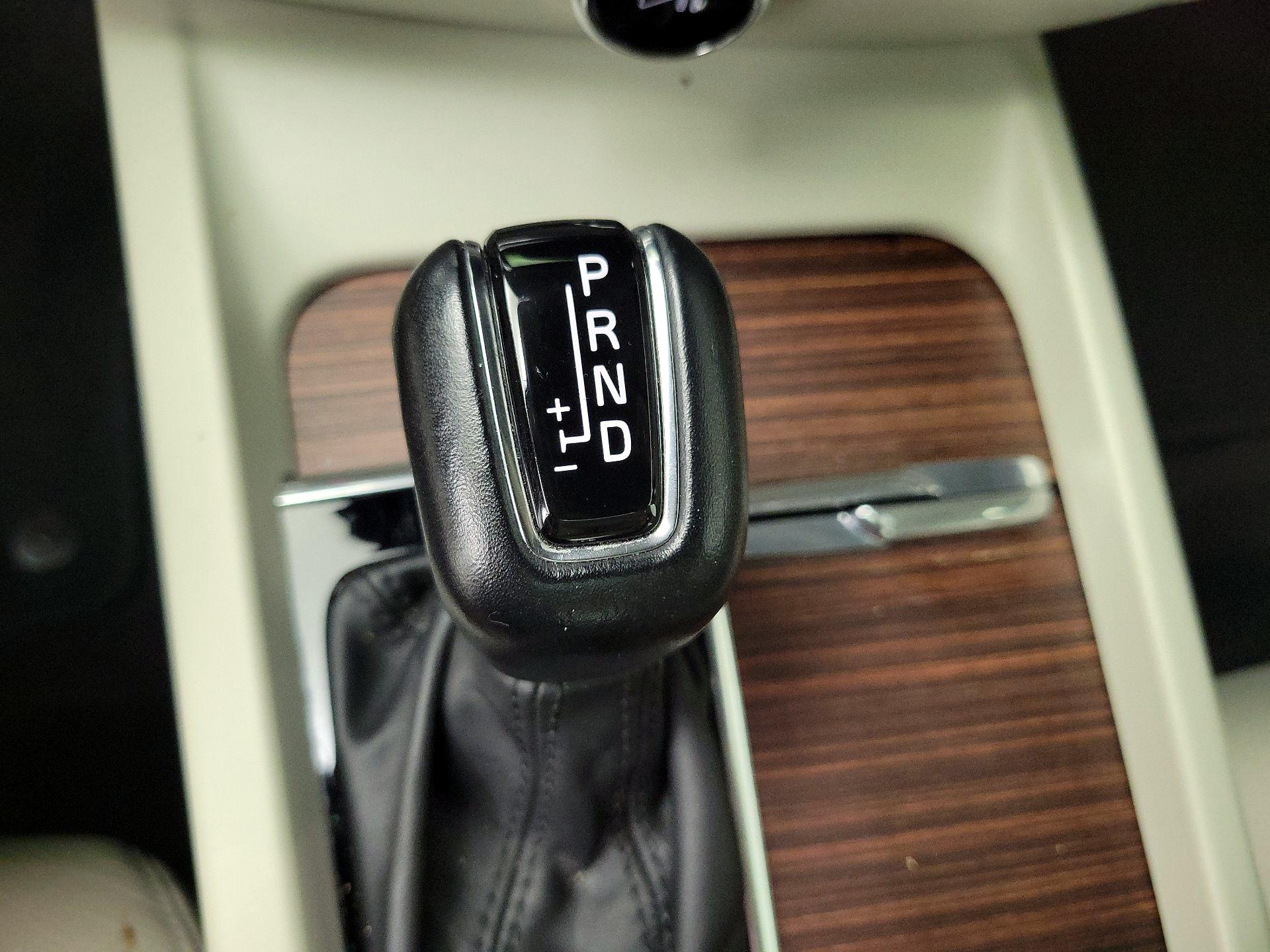 Thumbnail: 2021 Volvo S60 - 17
