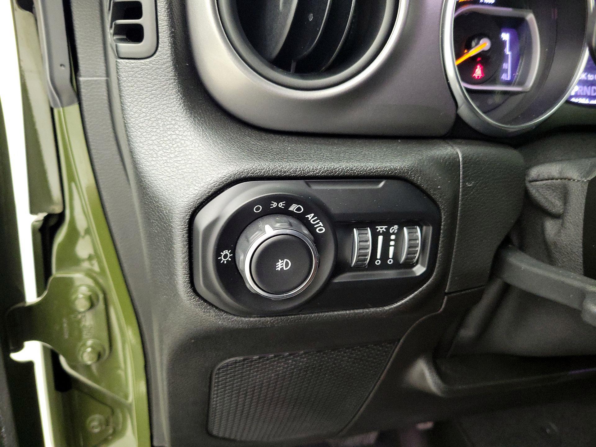 Thumbnail: 2021 Jeep Wrangler - 13