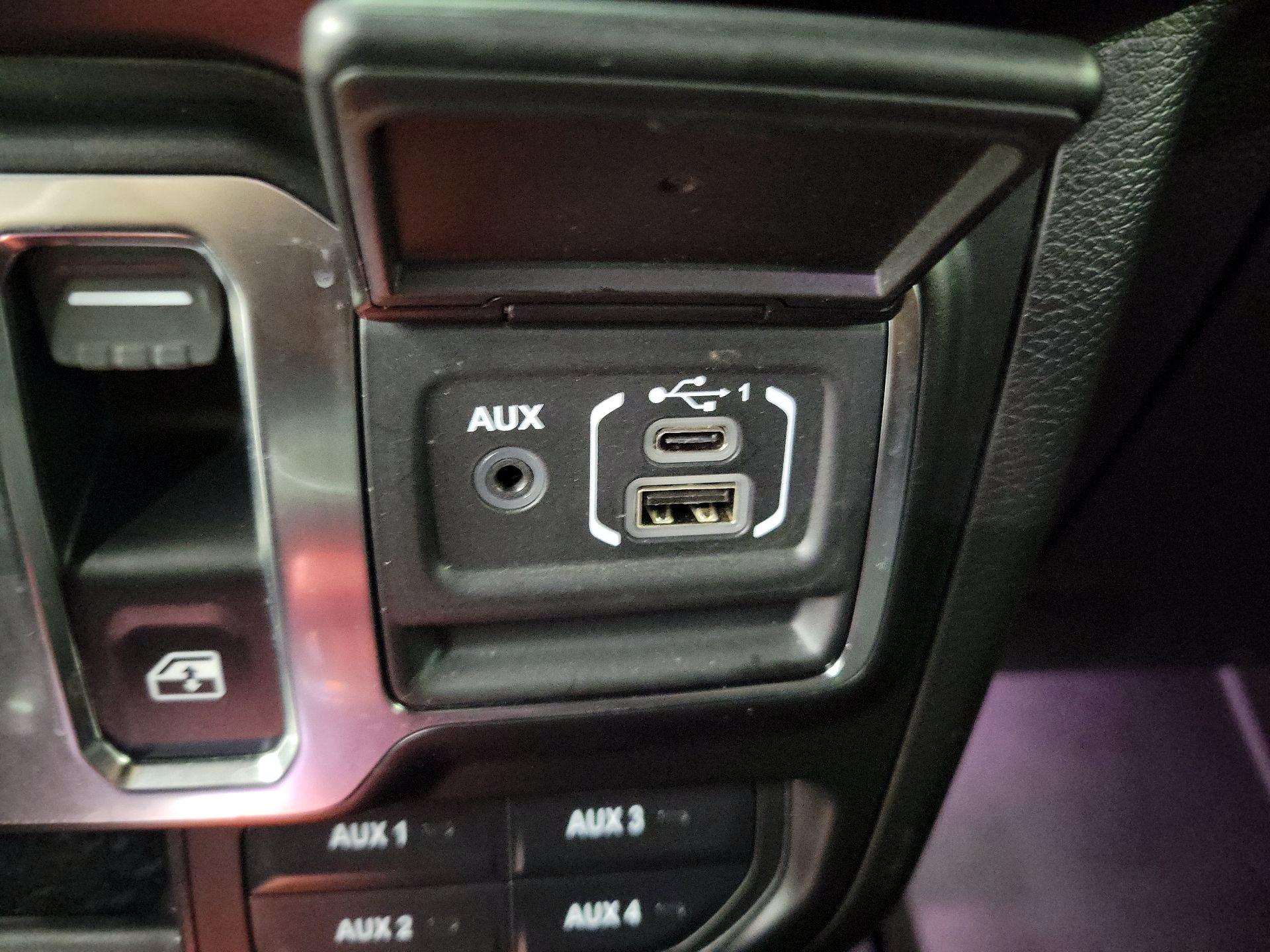 Thumbnail: 2021 Jeep Wrangler - 18