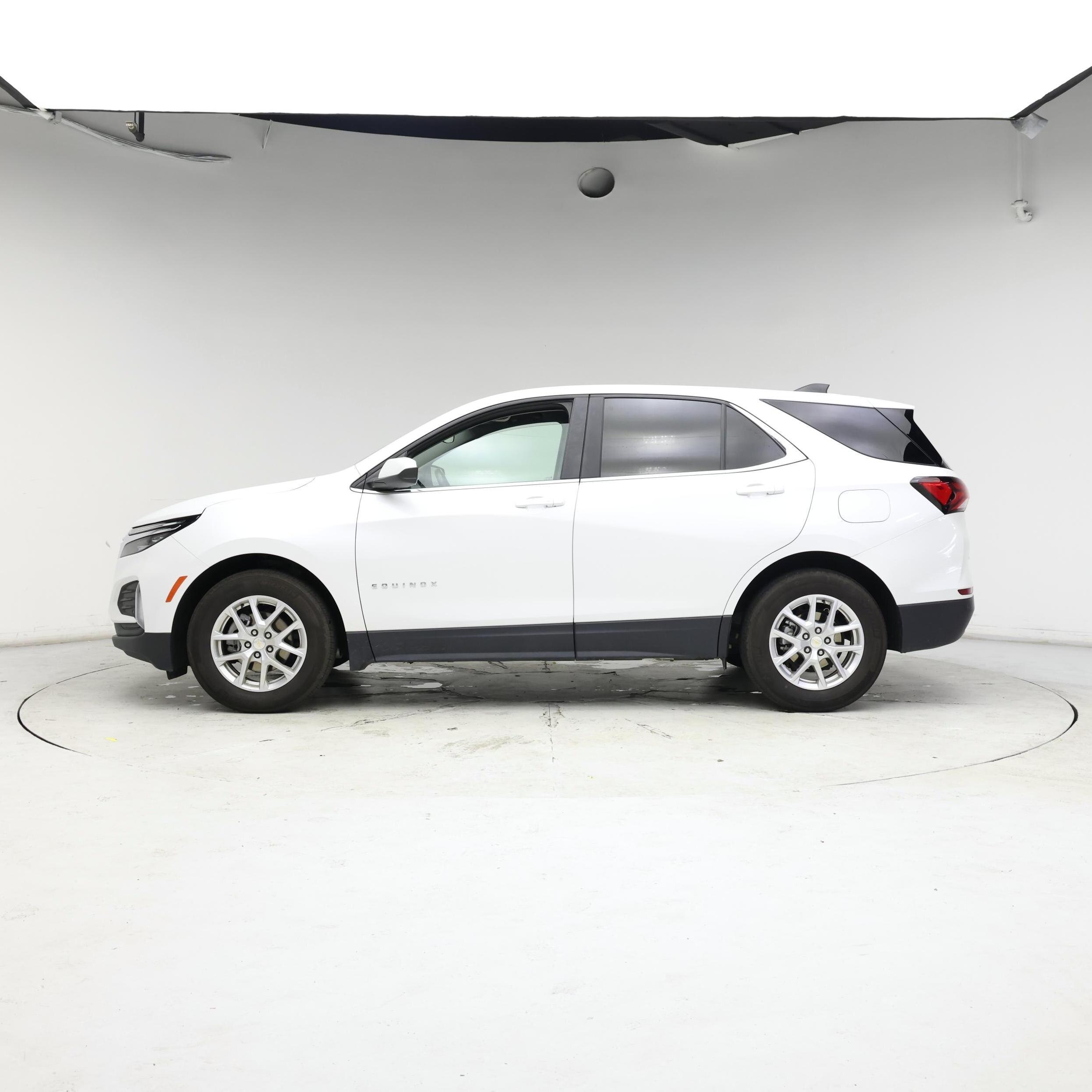 Thumbnail: 2022 Chevrolet Equinox - 3