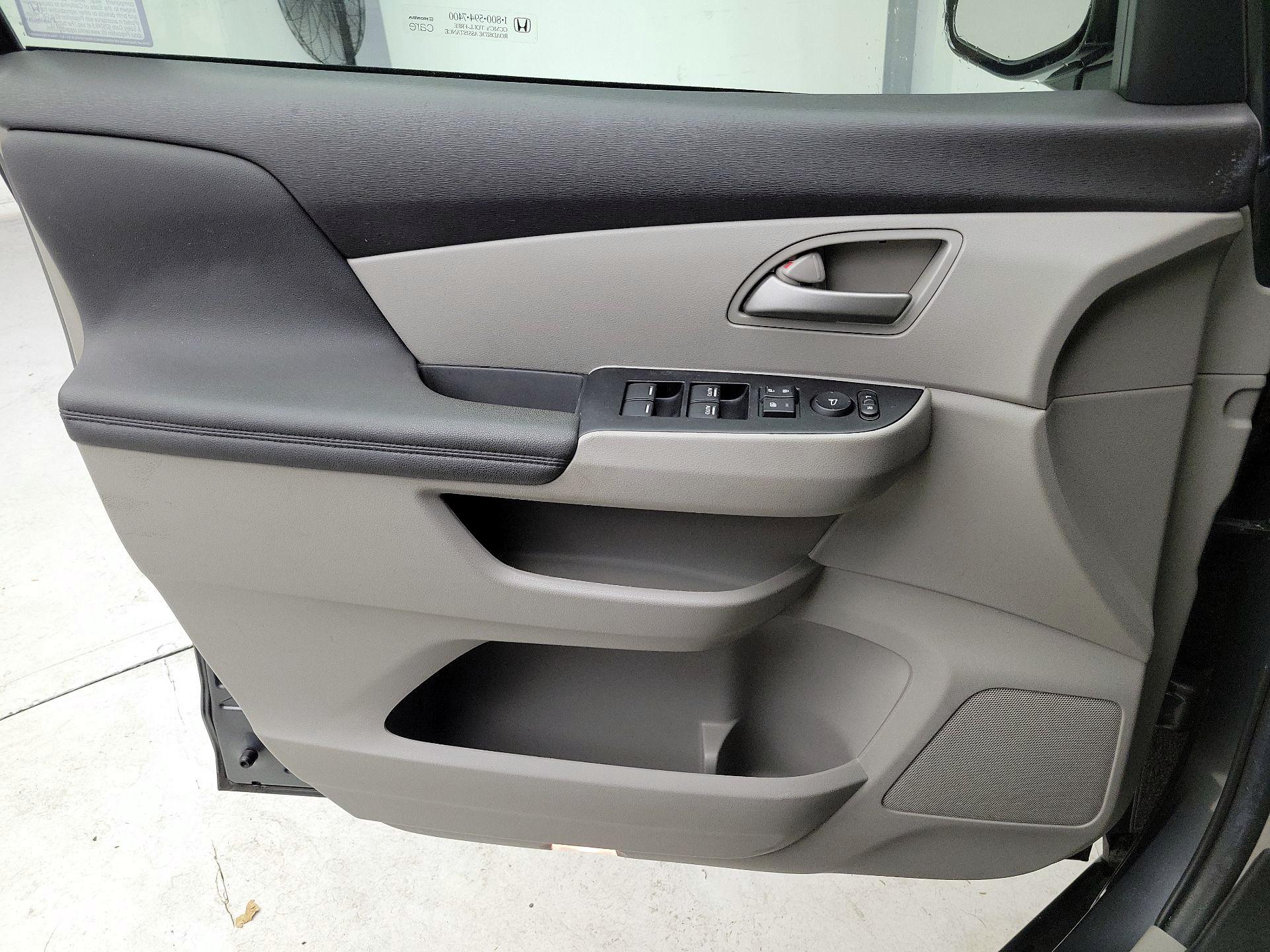 Thumbnail: 2013 Honda Odyssey - 12