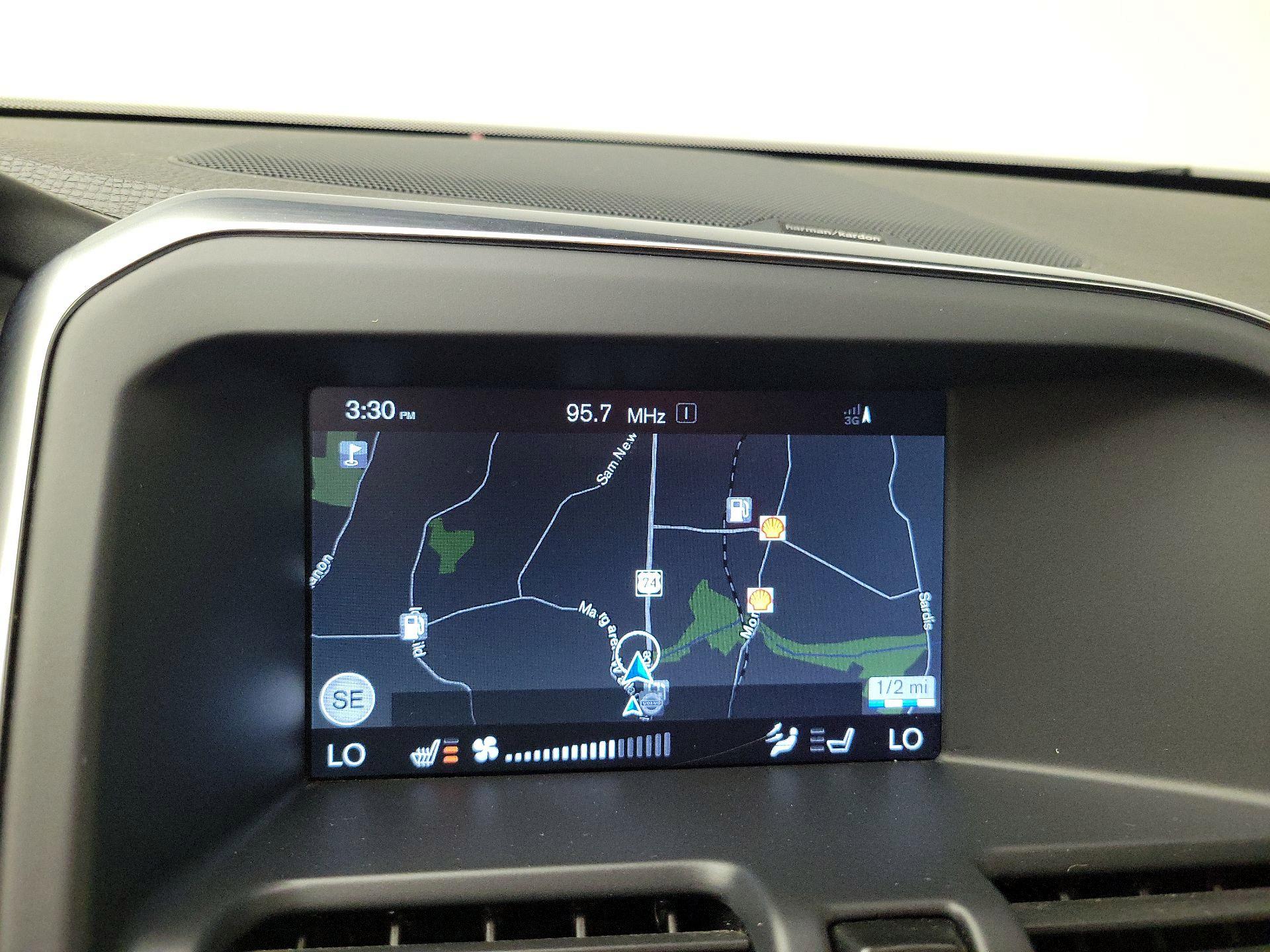 Thumbnail: 2016 Volvo XC60 - 14