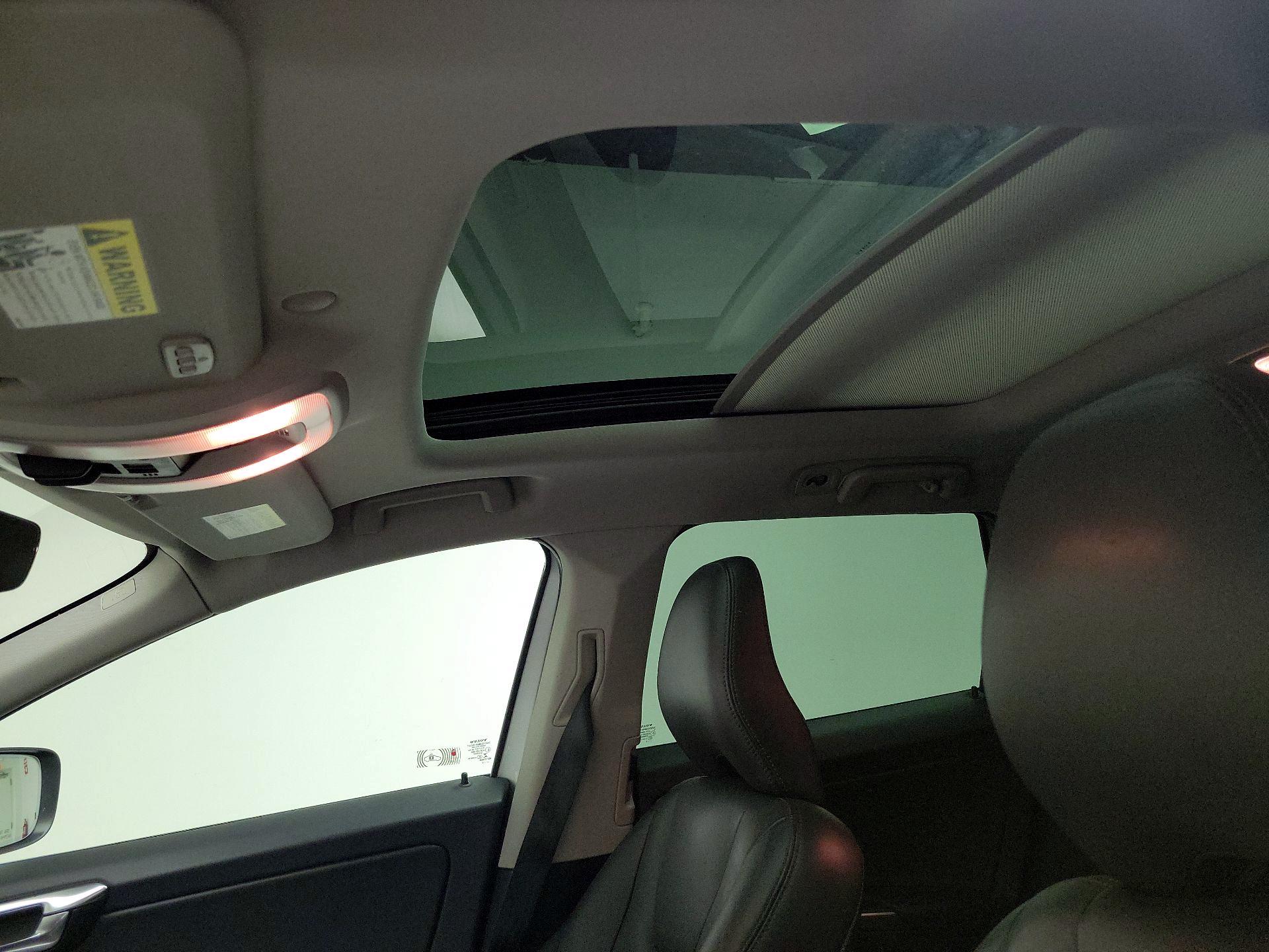 Thumbnail: 2016 Volvo XC60 - 20