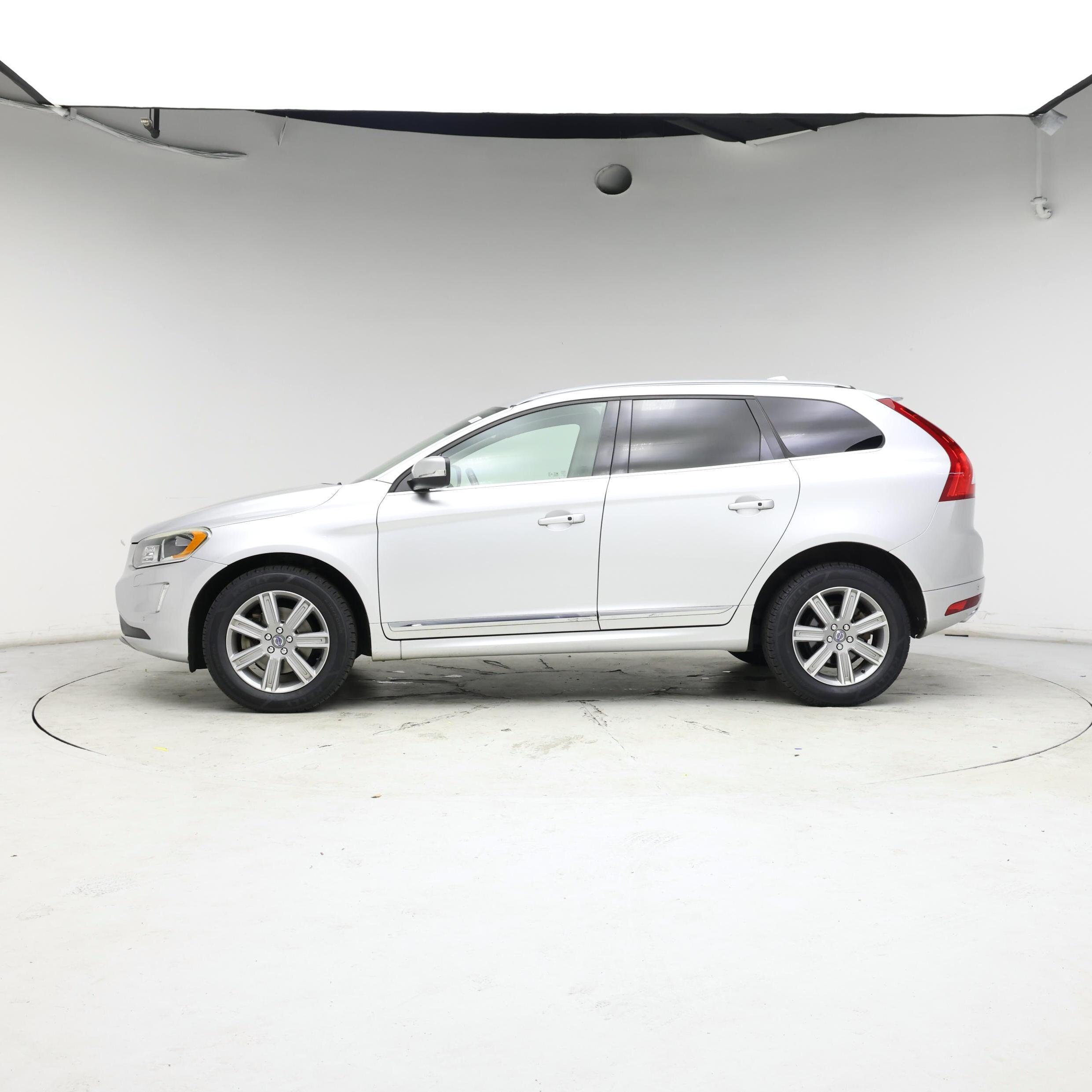 Thumbnail: 2016 Volvo XC60 - 3