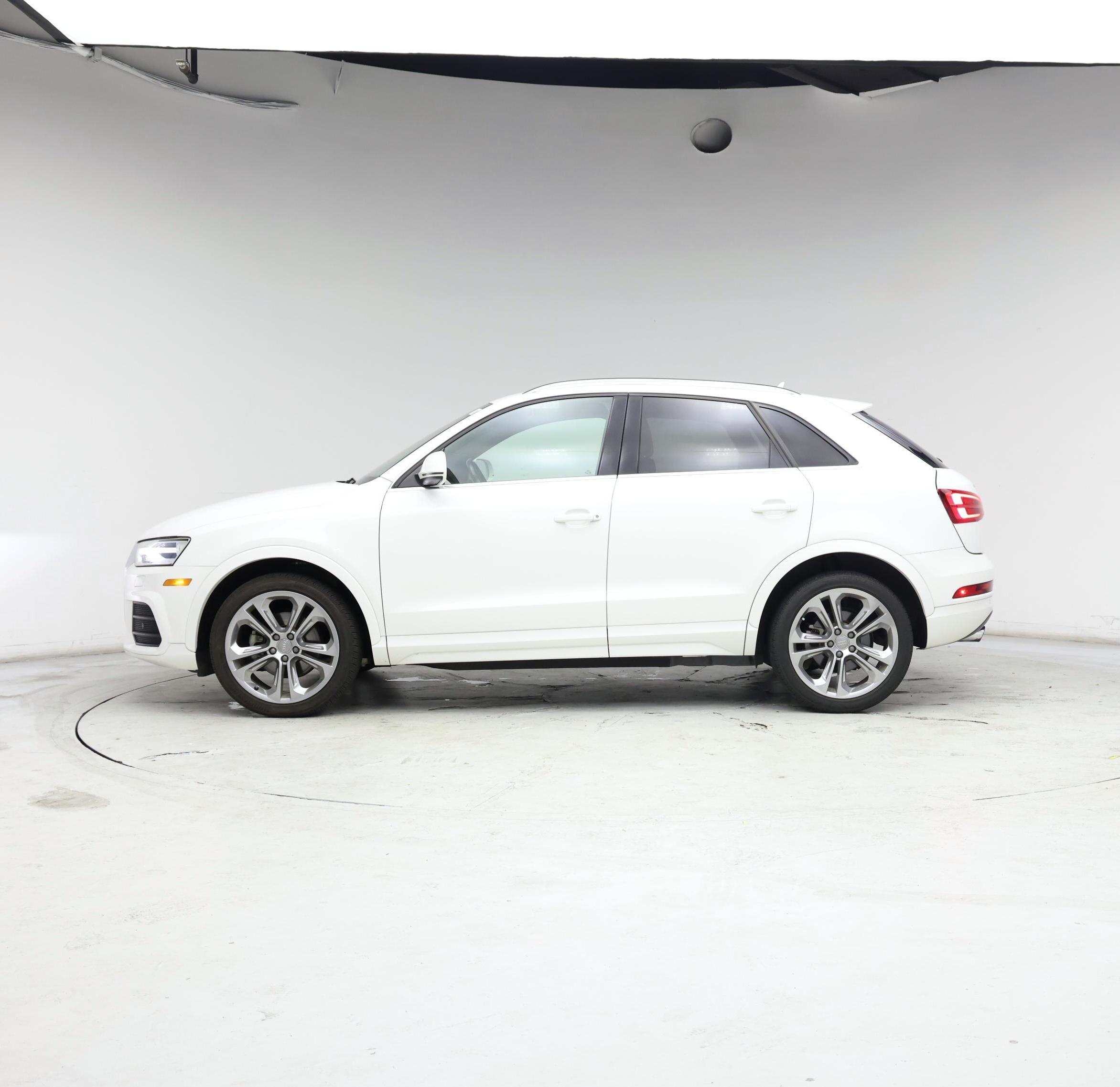 Thumbnail: 2017 Audi Q3 - 3