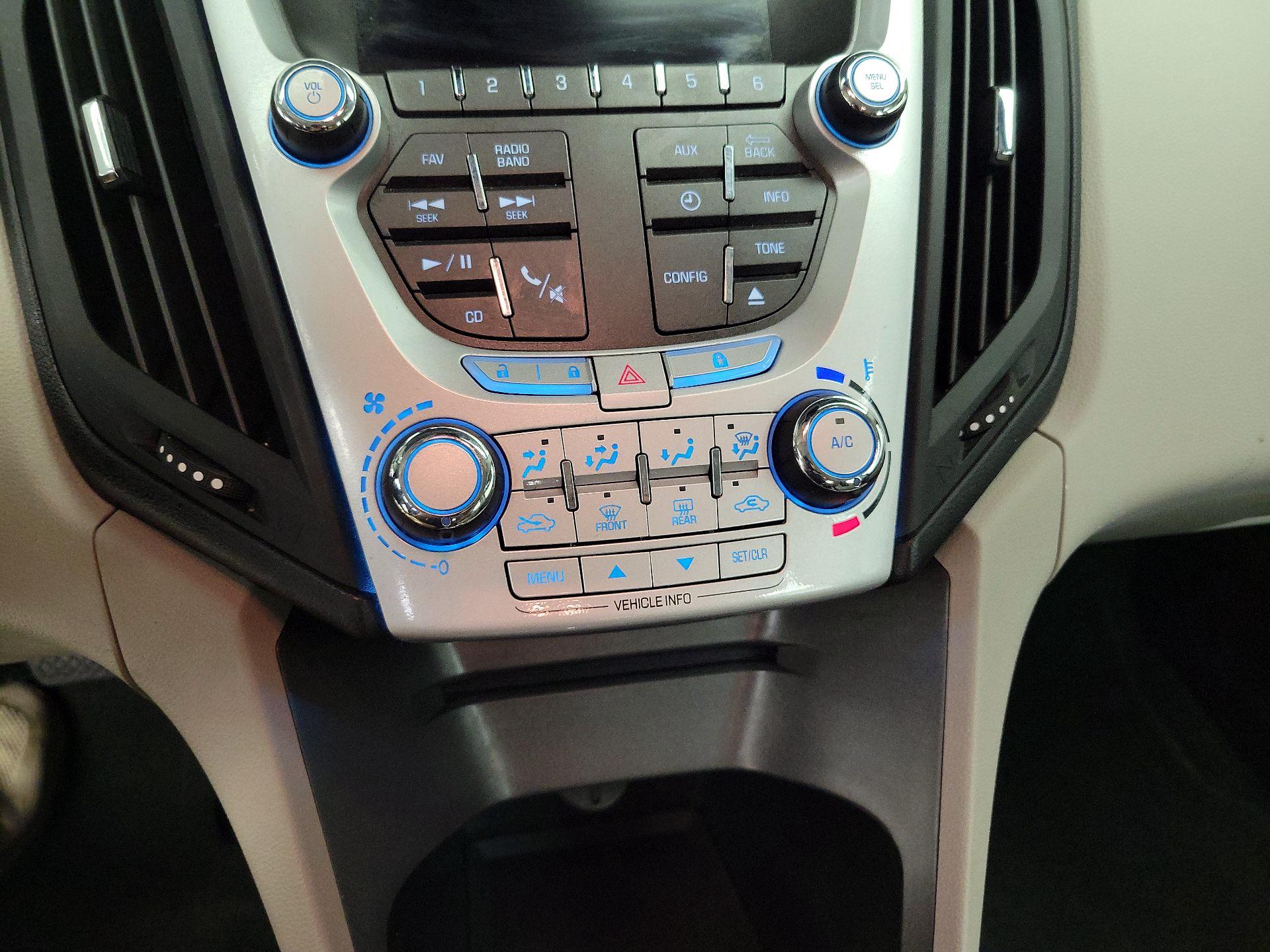 Thumbnail: 2015 Chevrolet Equinox - 16