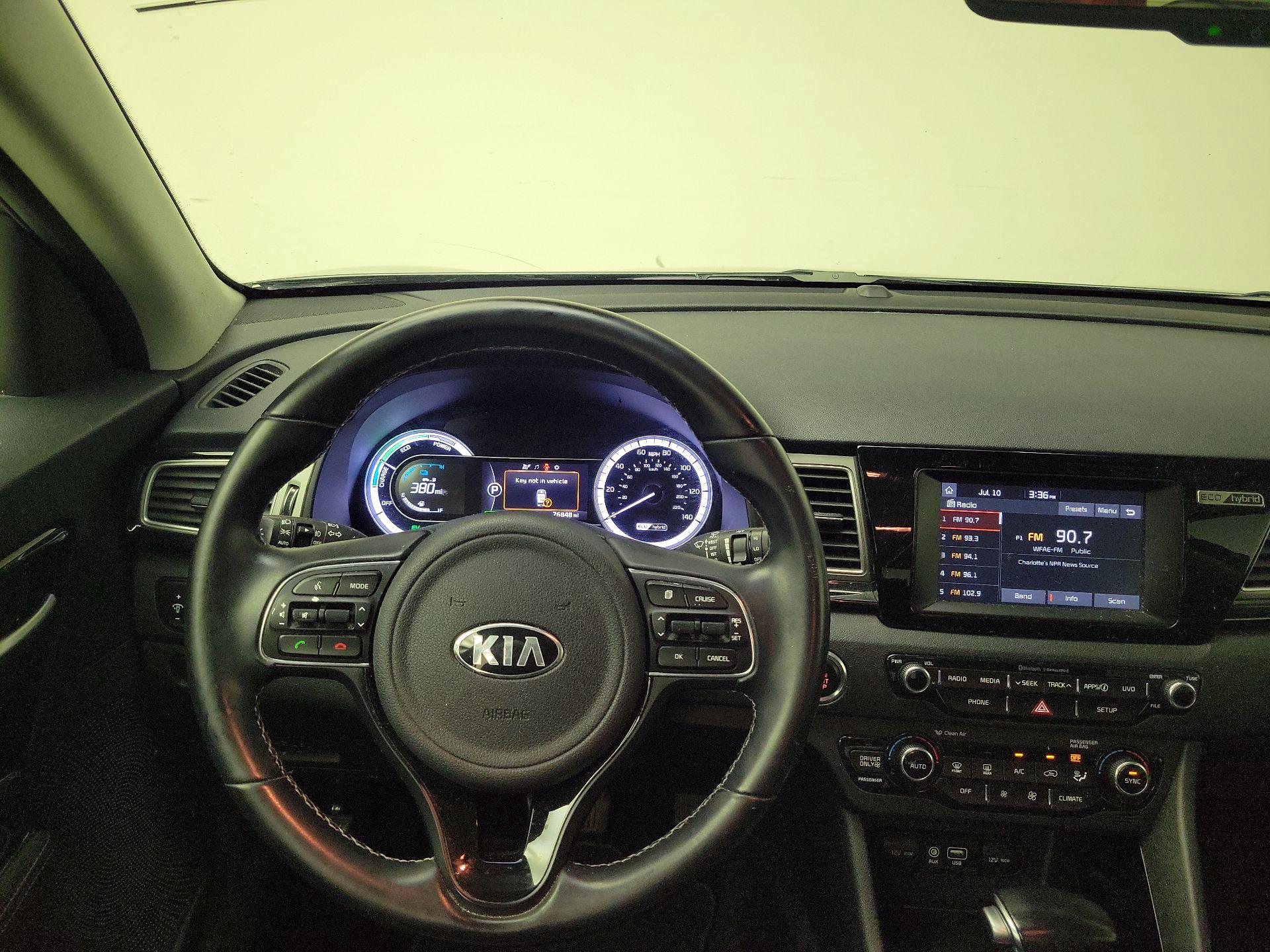 Thumbnail: 2018 Kia Niro - 10