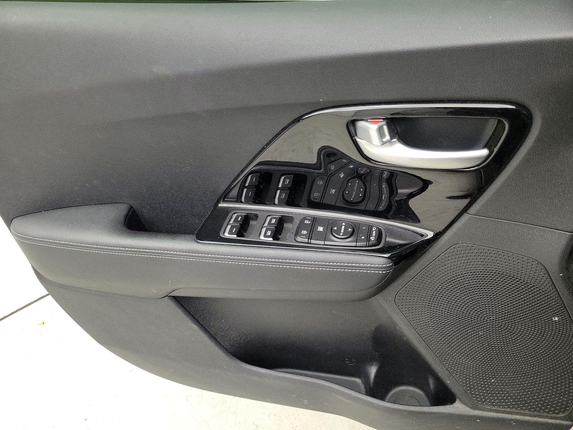 Thumbnail: 2018 Kia Niro - 12