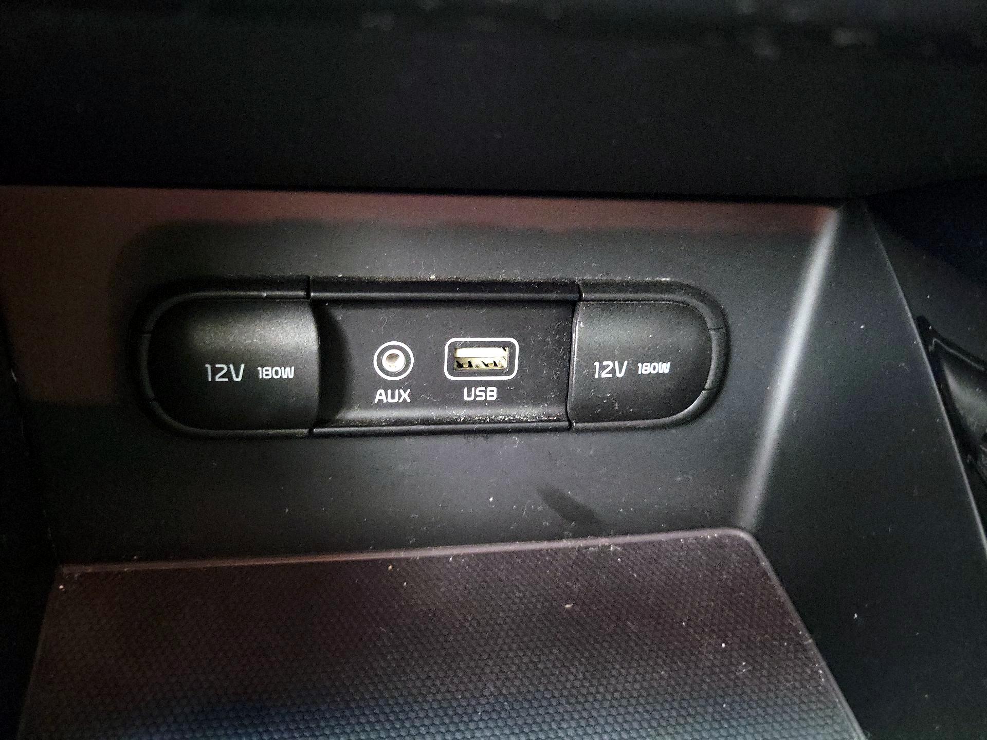 Thumbnail: 2018 Kia Niro - 18