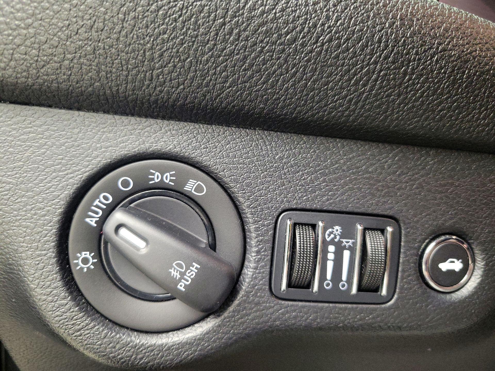 Thumbnail: 2015 Dodge Challenger - 13