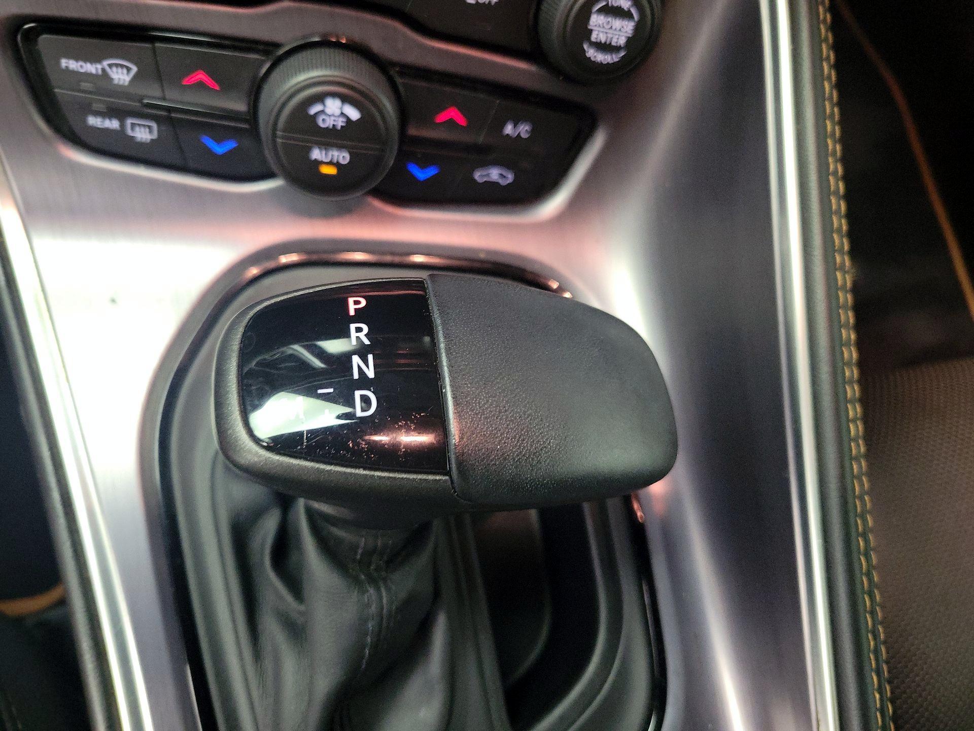 Thumbnail: 2015 Dodge Challenger - 17